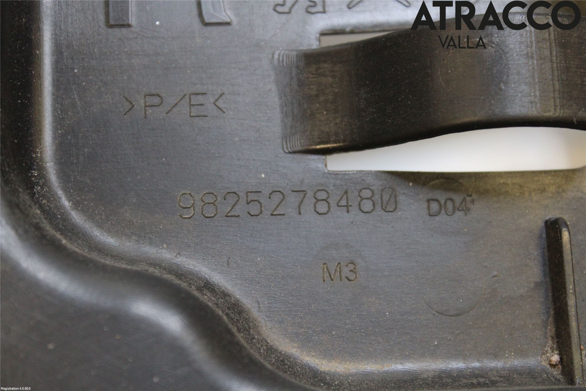 Peugeot 2008/E-2008 20- Hasplåt Plåt-Plast