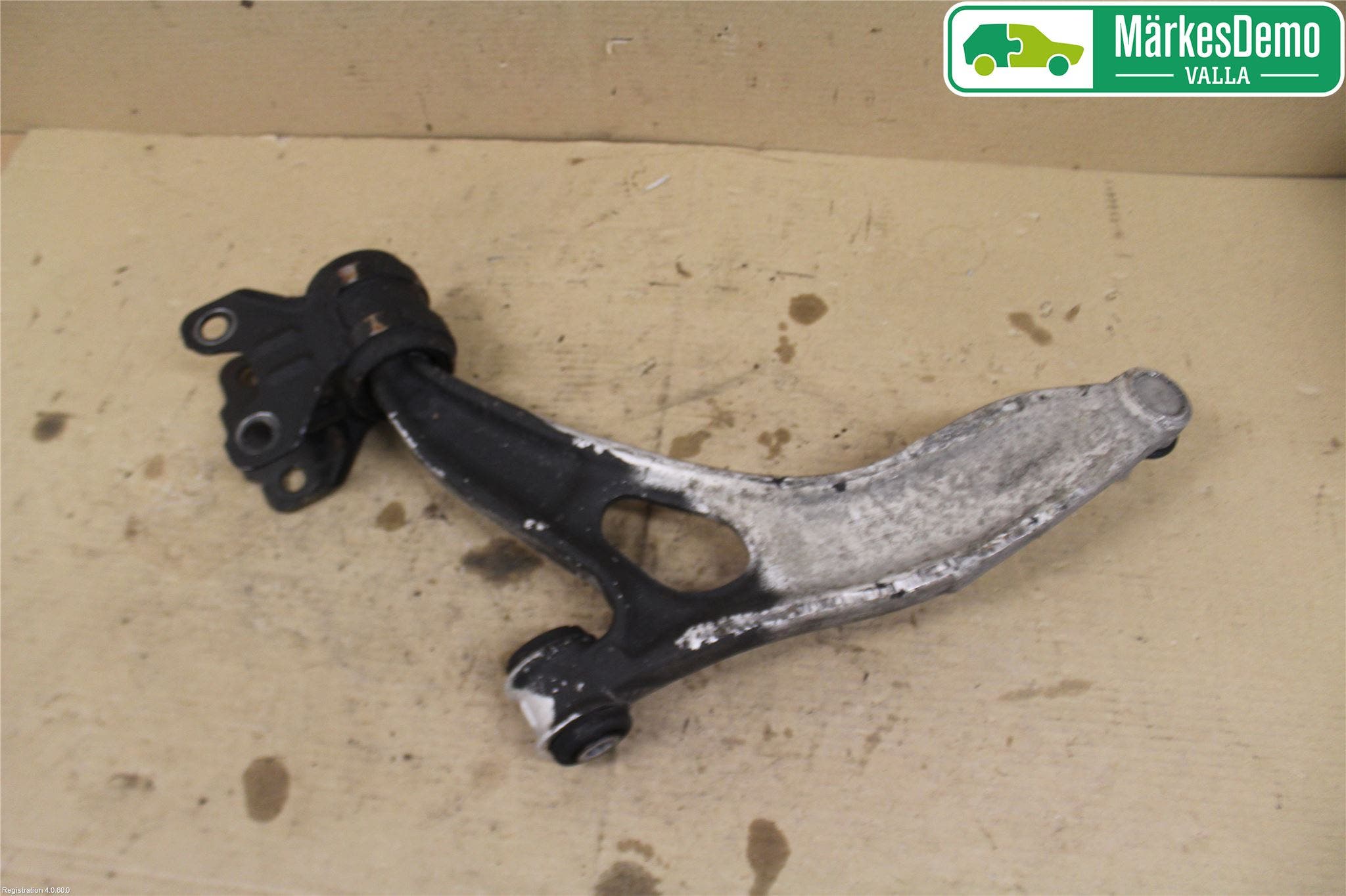 Volvo V40 12-19 Bärarm Fram Undre Hö