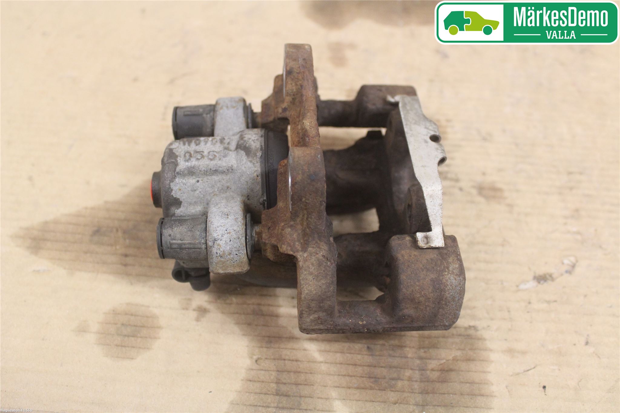 BMW 3 F30/F31/F80 12-19 Bromsok Bak Vänster