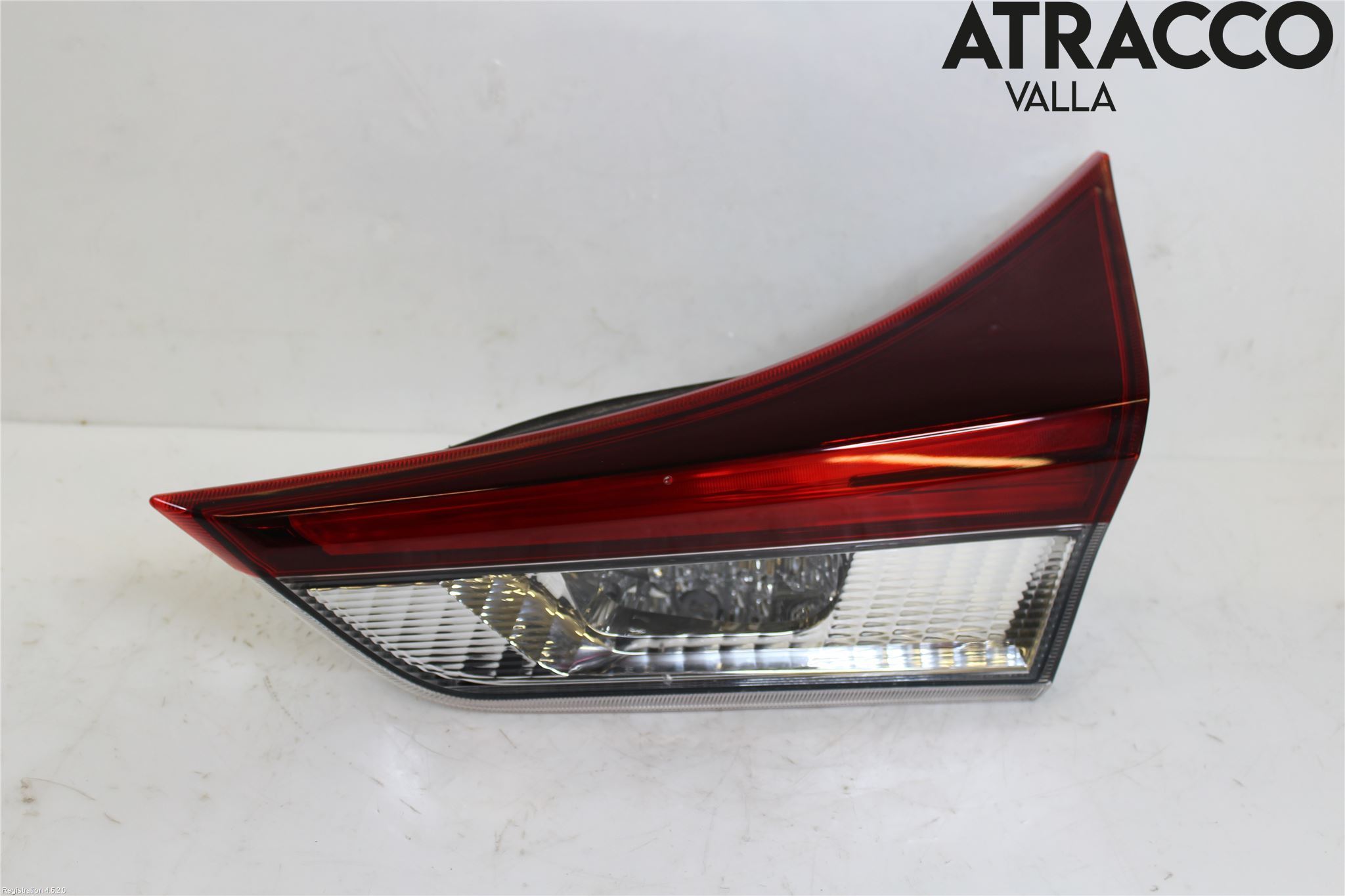 Toyota AURIS 13-19 Bakljus Lucka Hö