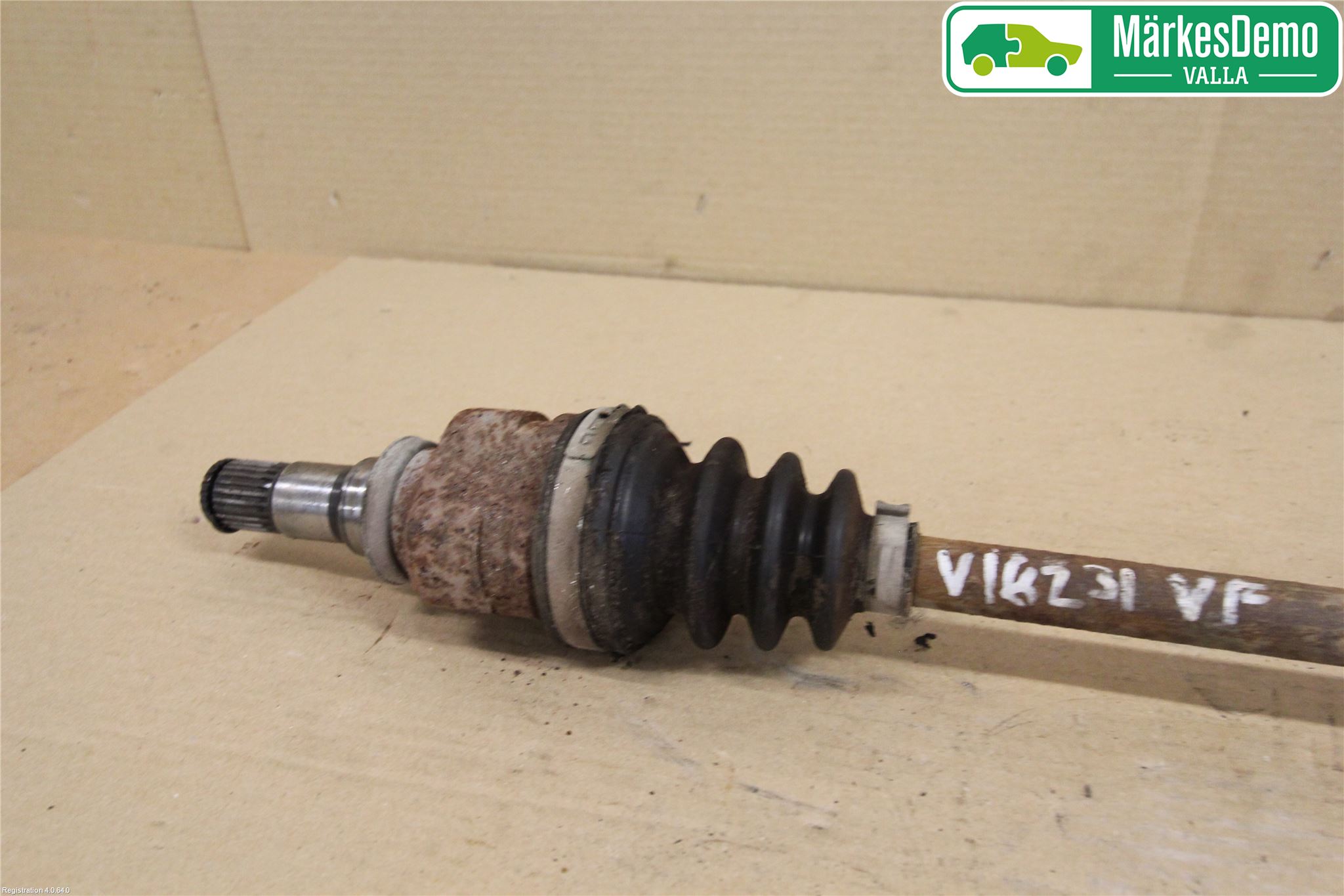 Toyota AYGO 06-14 Drivaxel Fram Vänster