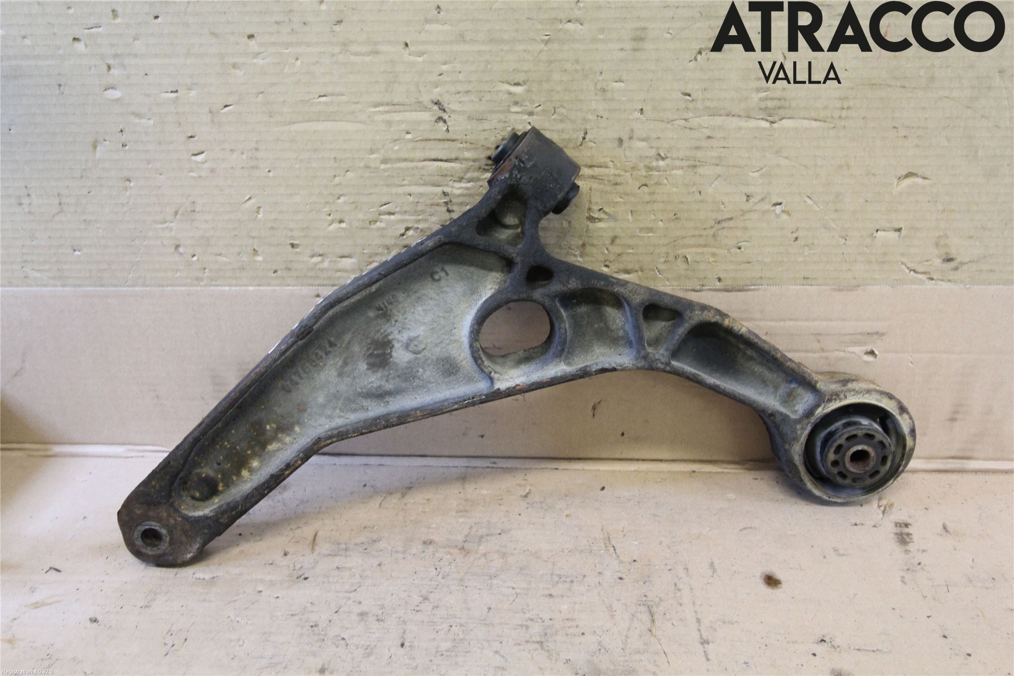 Fiat FREEMONT Bärarm Fram Undre Hö