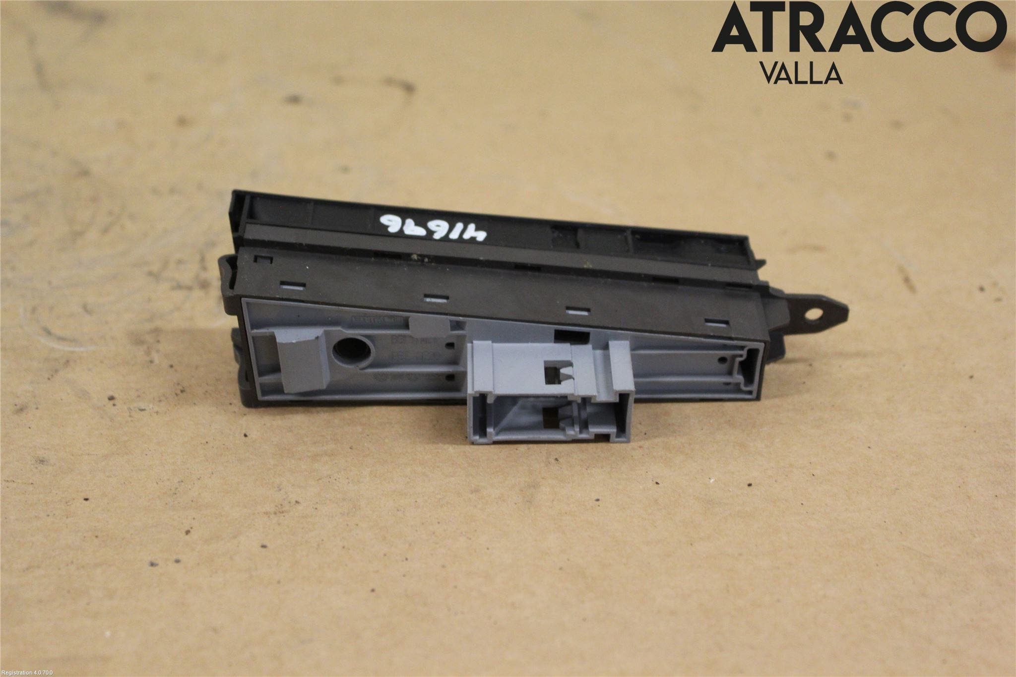 Volkswagen VW PASSAT 11-14 Strömställare Parkeringsbroms