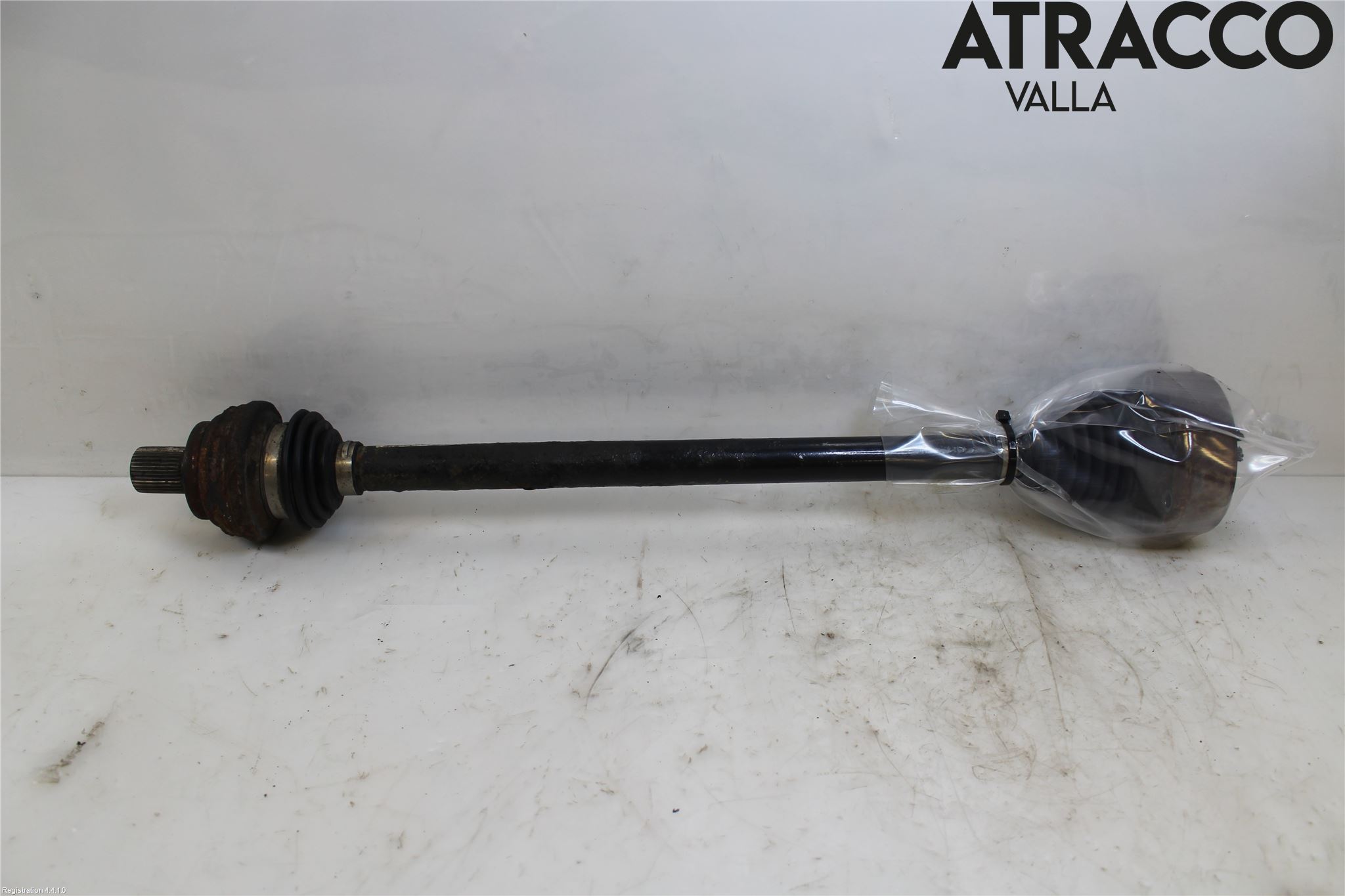 Volkswagen VW PASSAT 15-19 Drivaxel Bak Höger