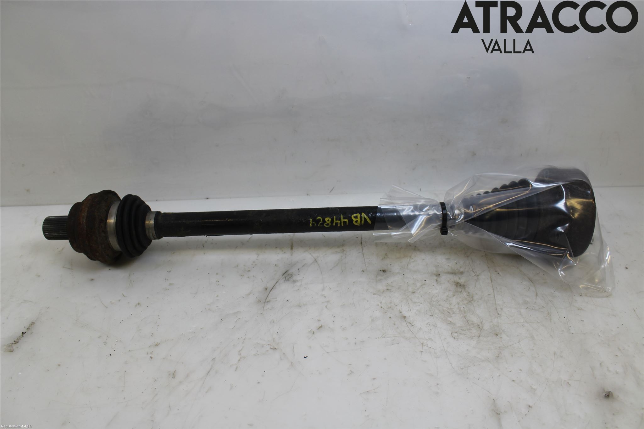 Volkswagen VW PASSAT 15-19 Drivaxel Bak Vänster