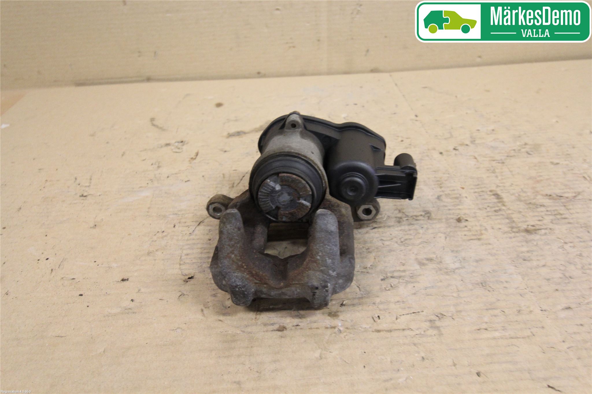 BMW 5 F10/F11/F18 09-17 Bromsok Bak Vänster
