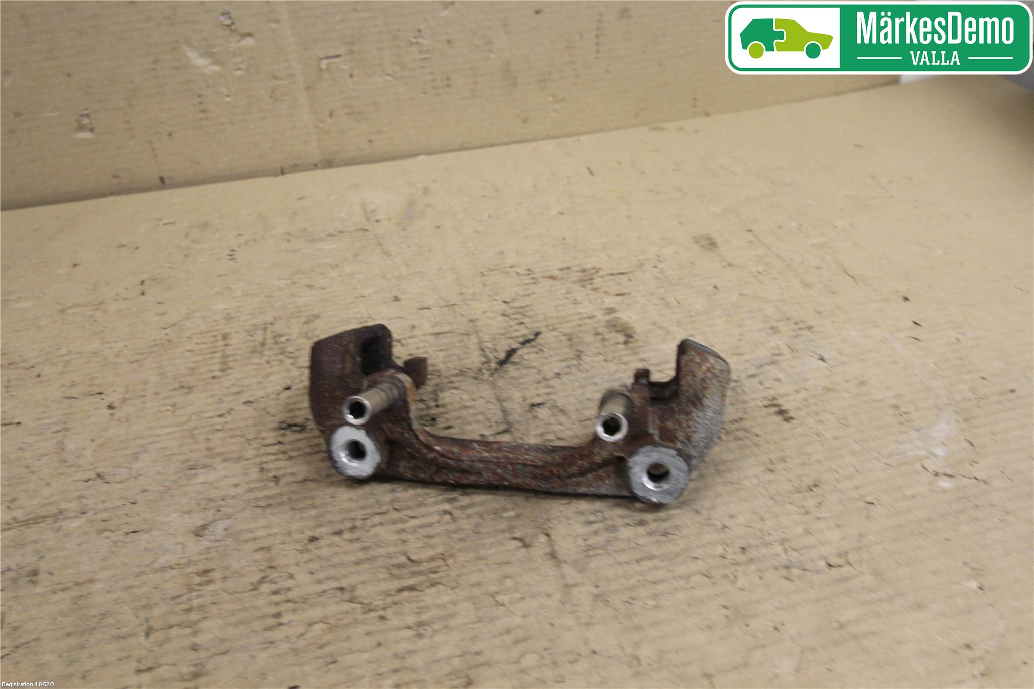 Dacia DUSTER 10-17 Bromsokshållare