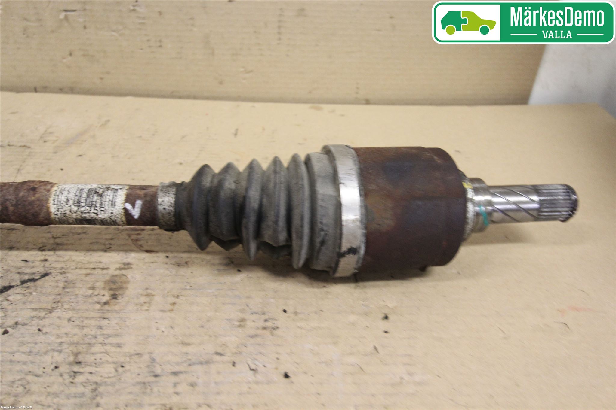 Dacia DUSTER 10-17 Drivaxel Fram Vänster