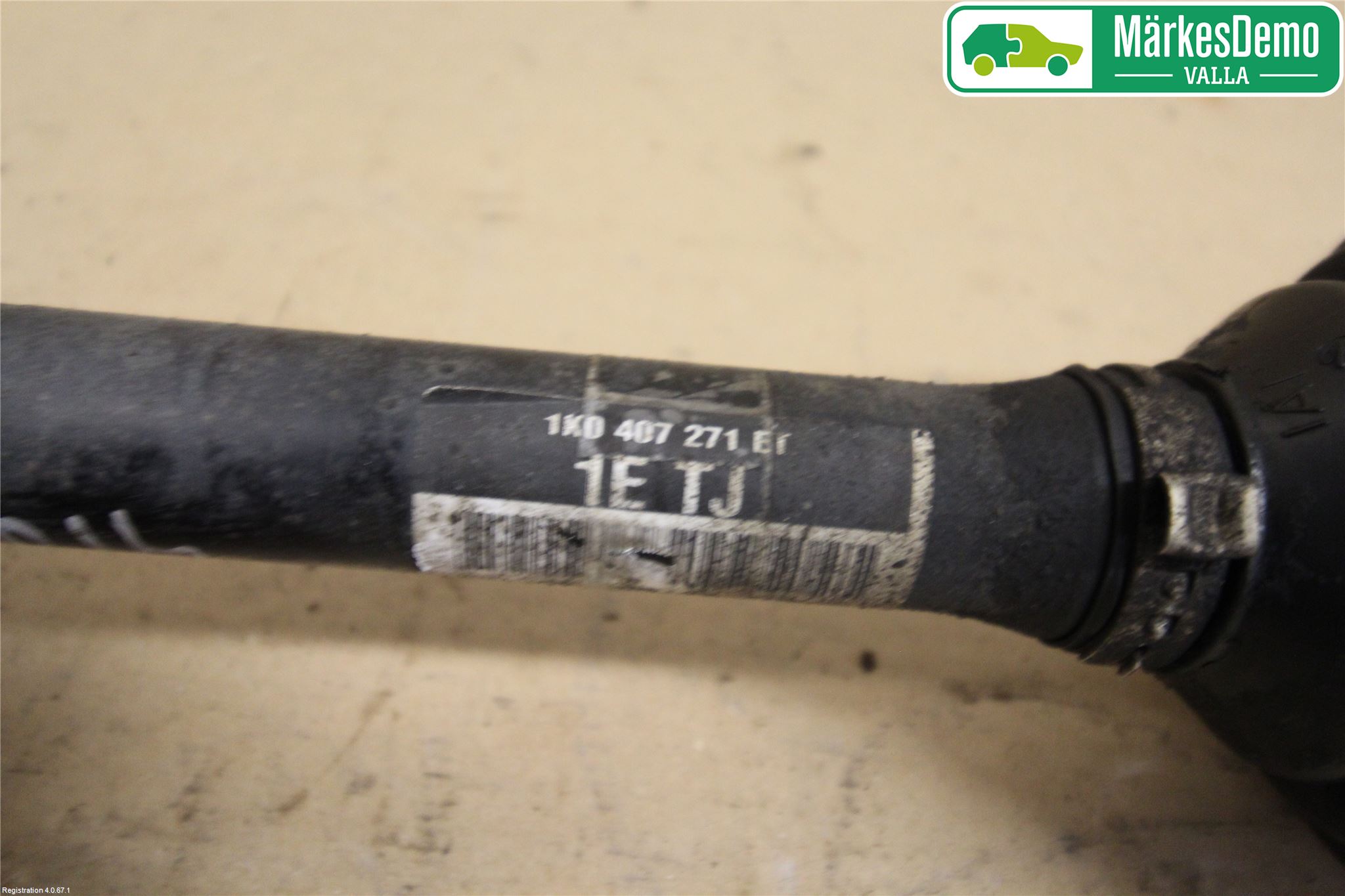 Volkswagen VW GOLF V 04-09 Drivaxel Fram Vänster
