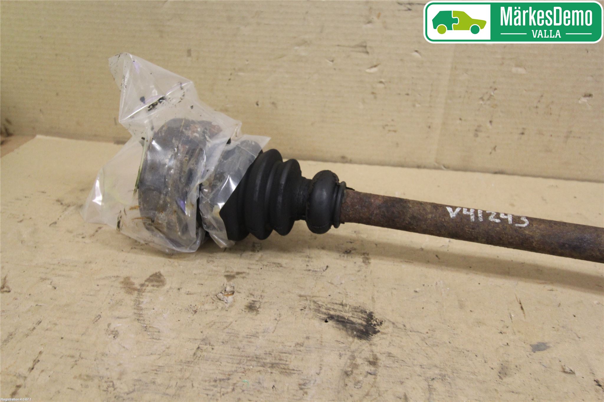Audi A8/S8 4D 94-02 Drivaxel Bak Vänster