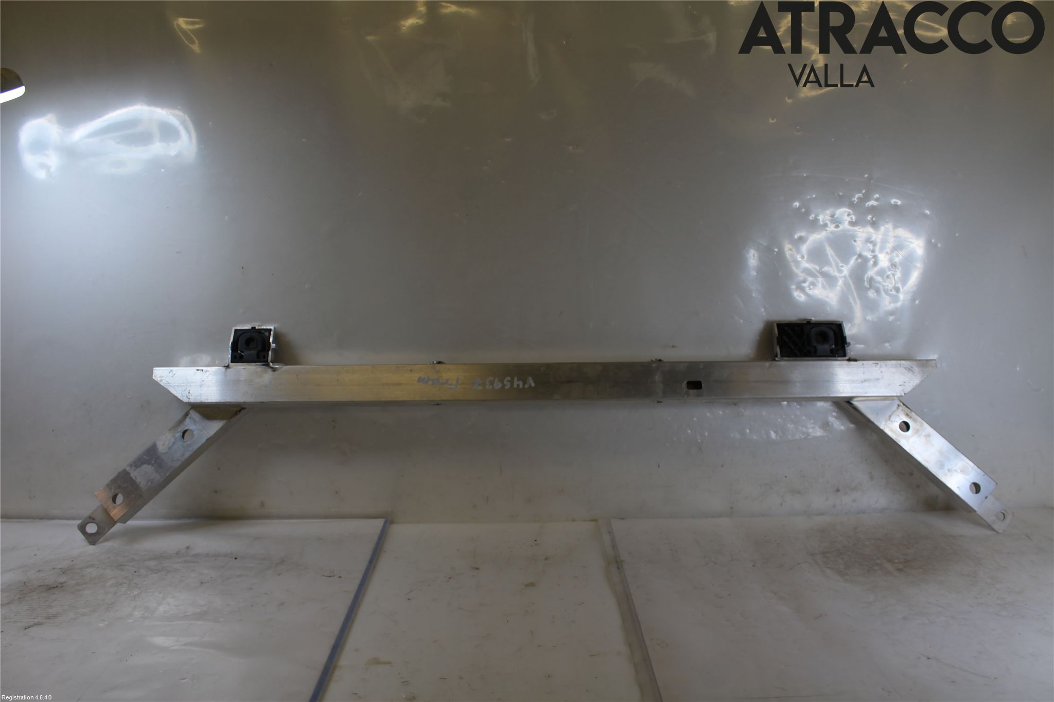 Volvo XC60 18- Kylarfäste-Ram-Balk