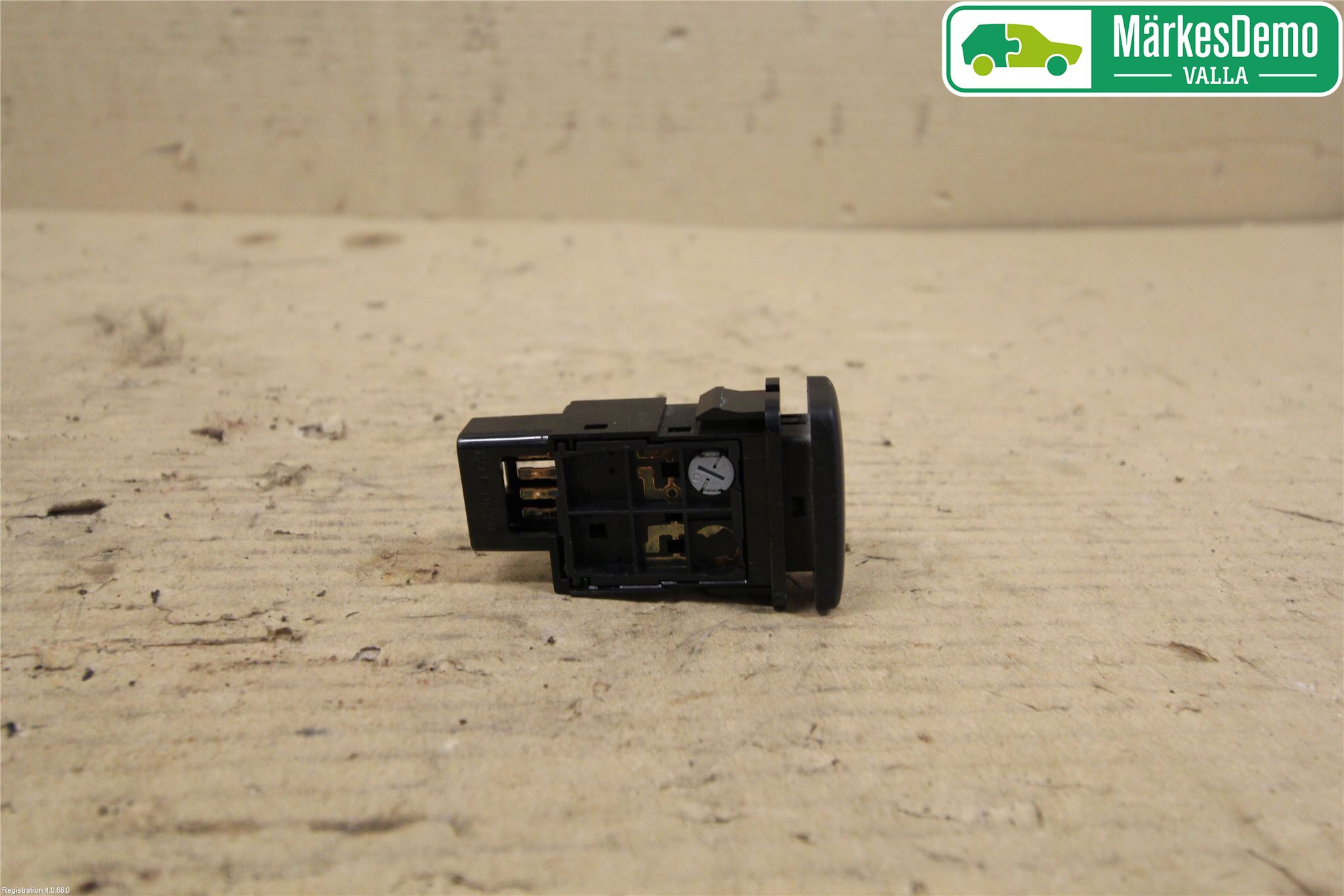 Lexus IS 220d/250/350 06-13 Strömställare Övrigt