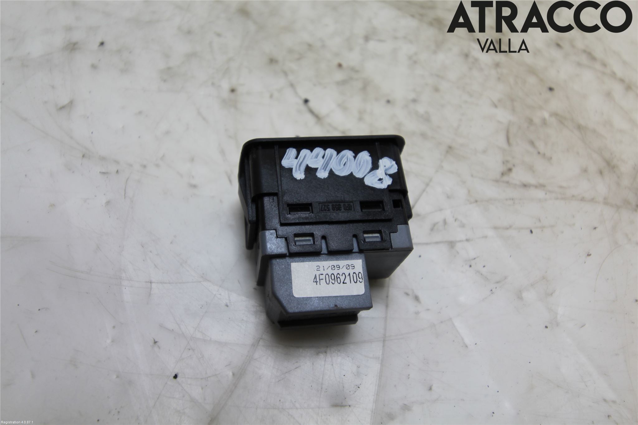 Audi A3/S3 05-13 Strömställare Fram