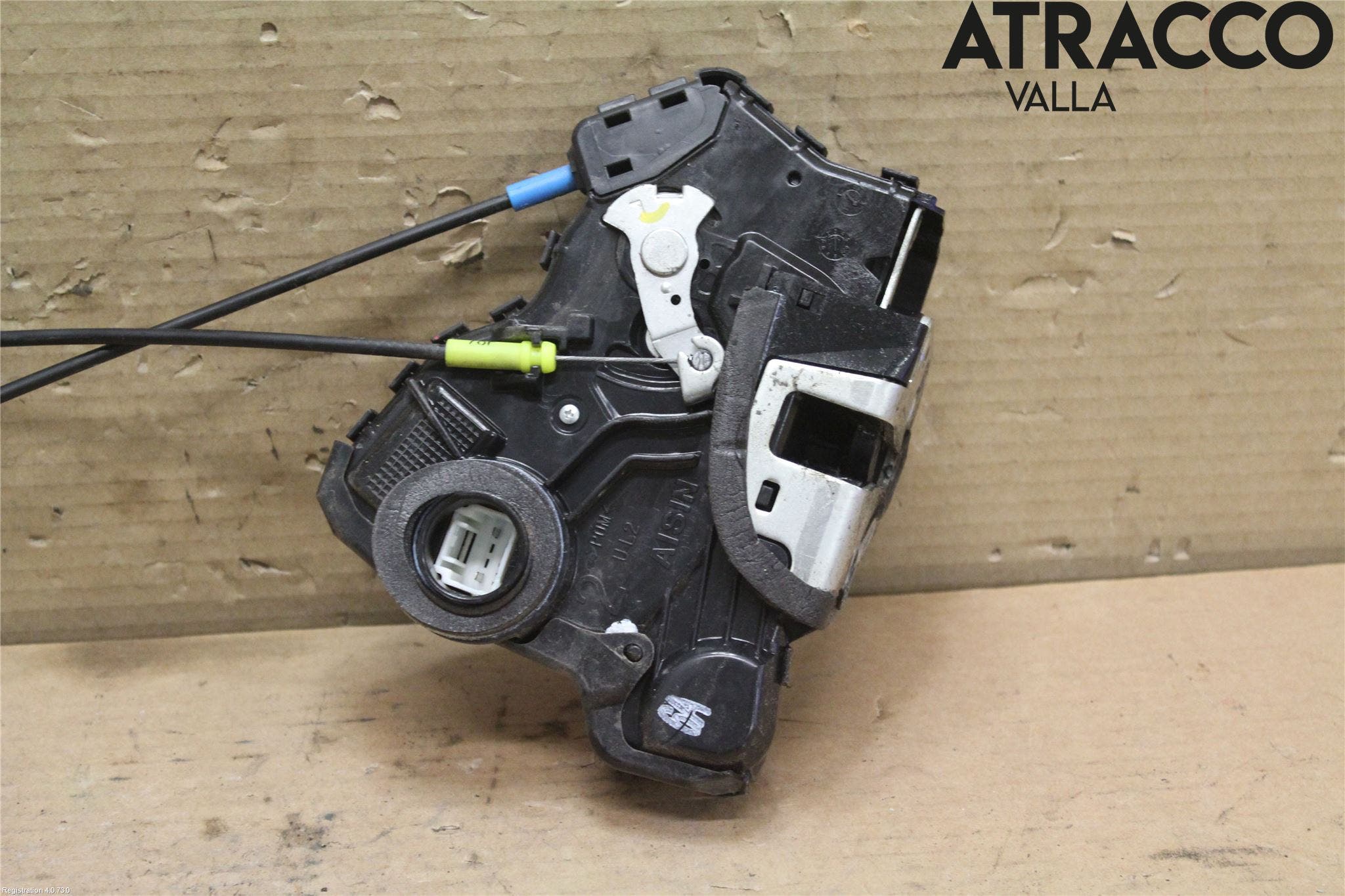 Toyota AVENSIS 09-15 Låskista-Dörrlås