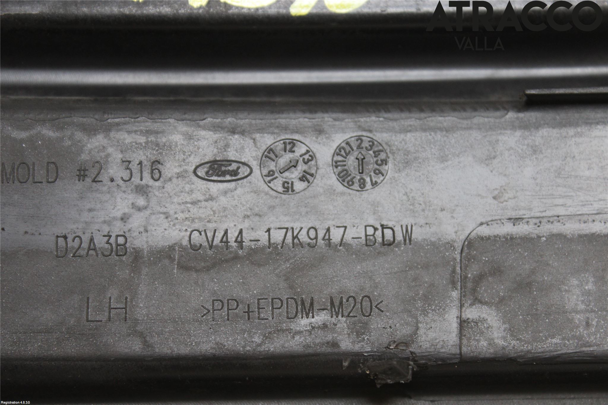 Ford KUGA 13-16 Stöt Utfyllnad-List-Grill