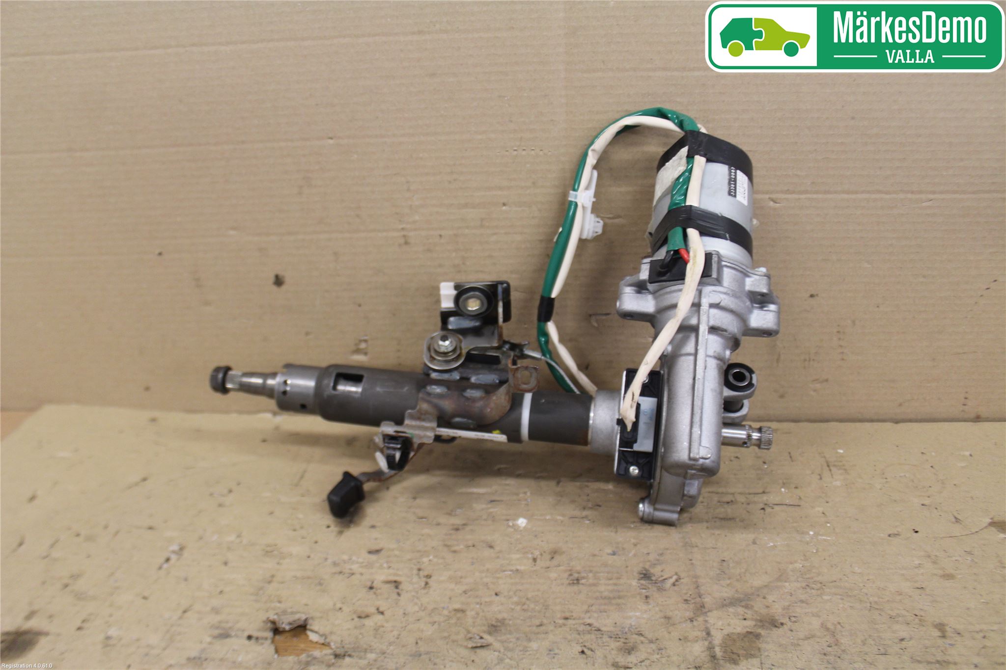 Toyota YARIS XP130 12-14 Rattaxelagg Med Inb Servo