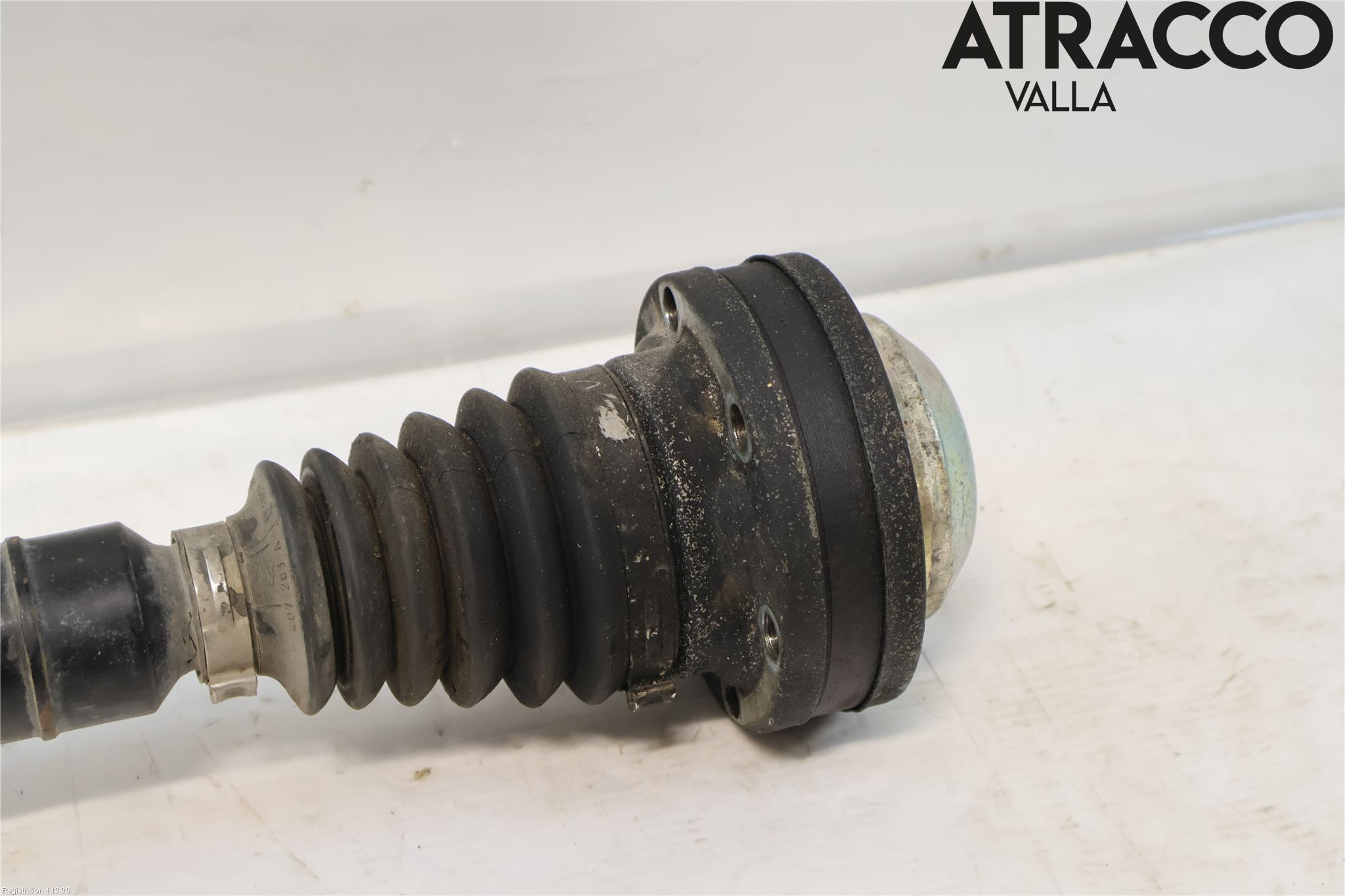 Volkswagen VW CADDY 11-15 Drivaxel Fram Höger