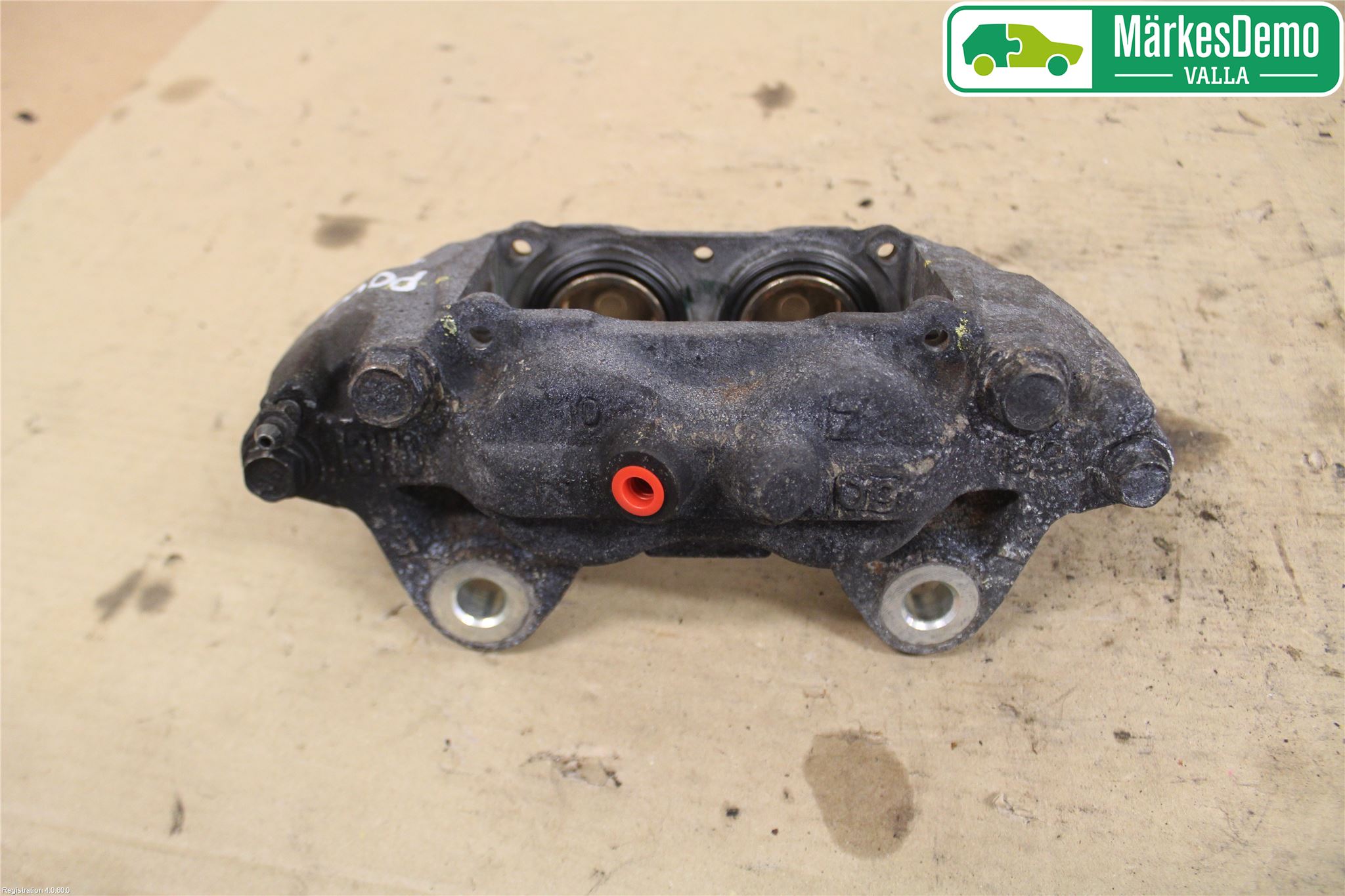 Toyota HILUX 16- Bromsok Fram Höger