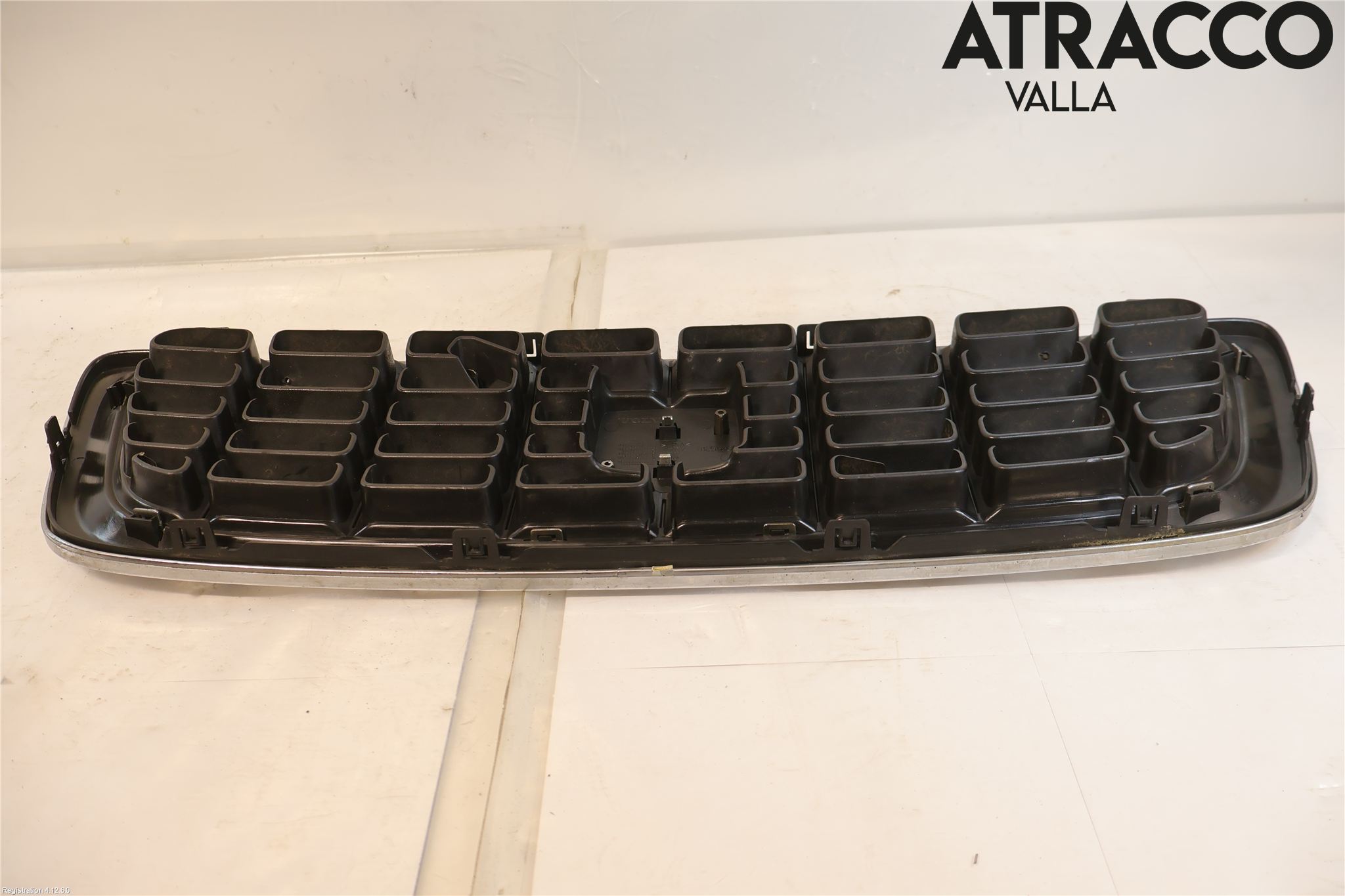 Volvo V70 08-13 Grill Komp