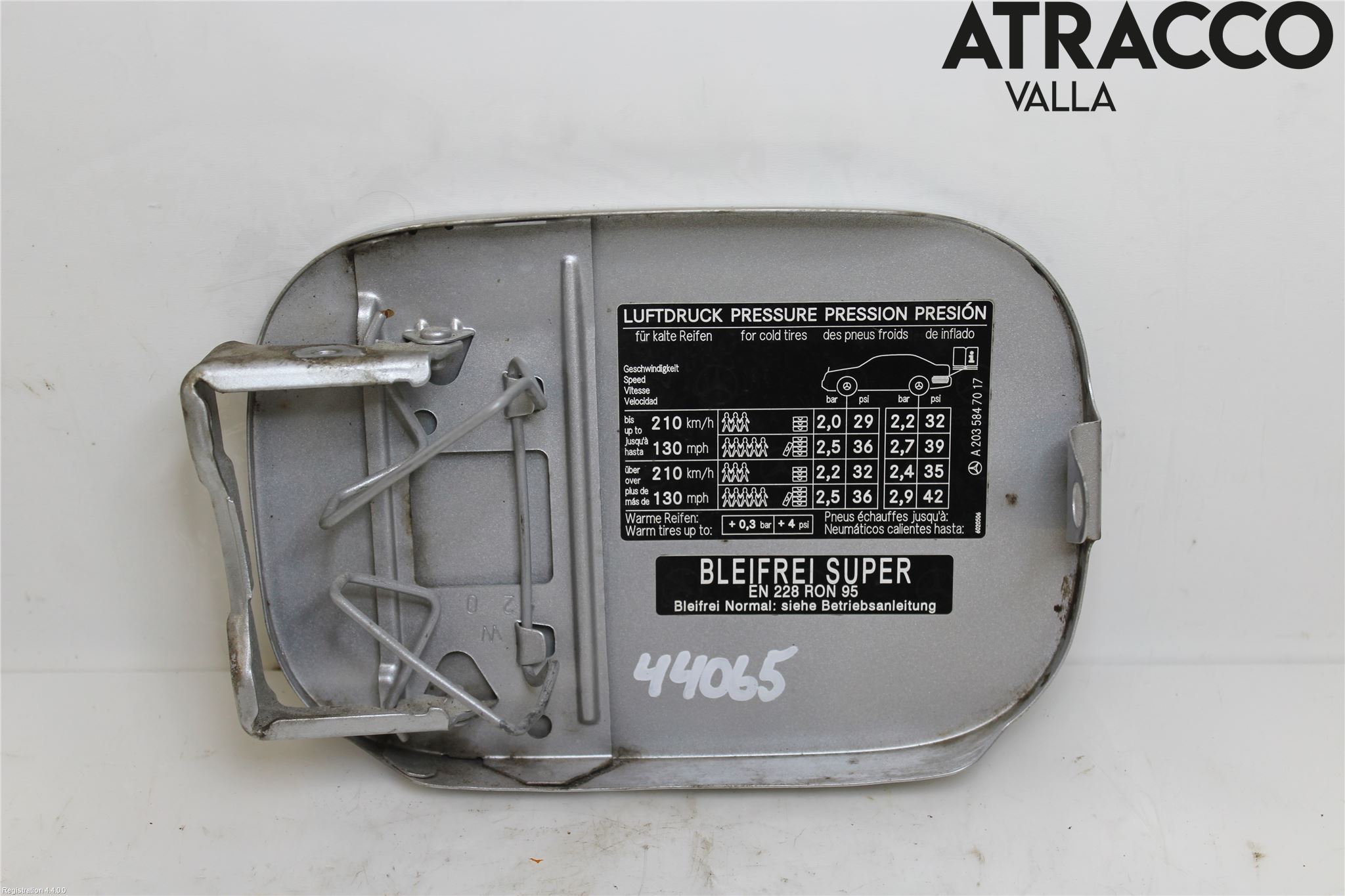 Mercedes-Benz MB C (203) 00-07 Tanklucka