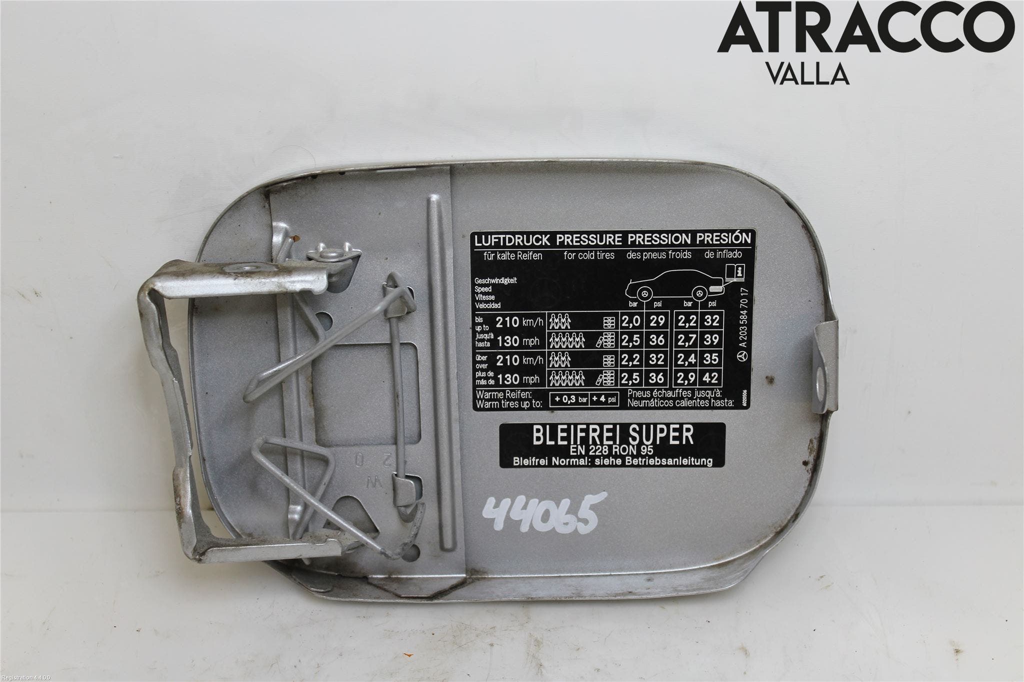 Mercedes-Benz MB C (203) 00-07 Tanklucka