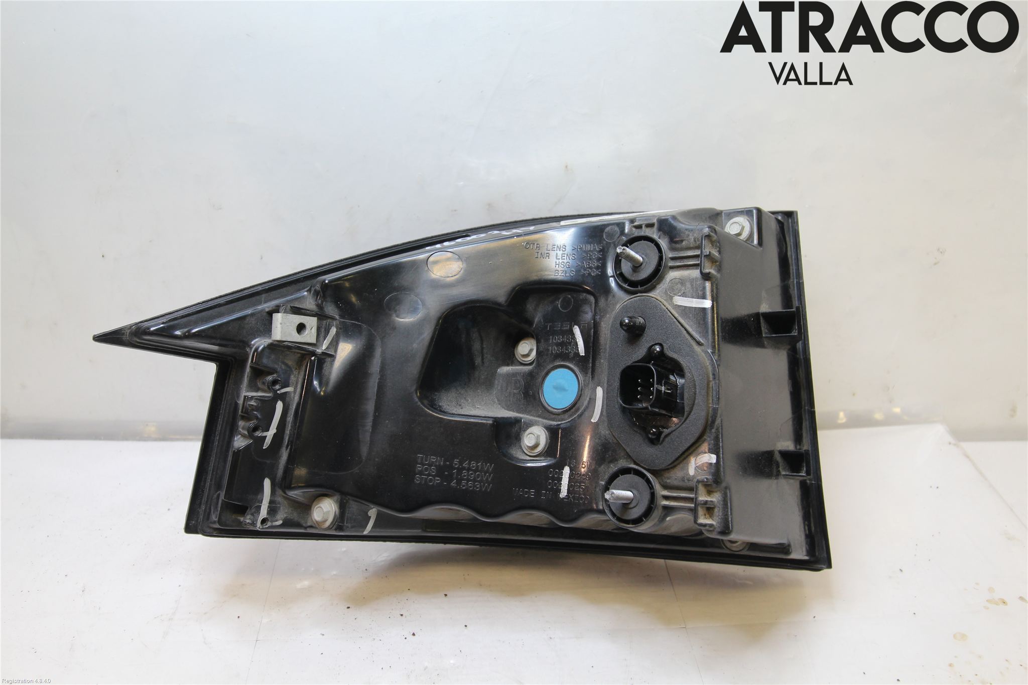 Tesla MODEL X 16- Bakljus Höger