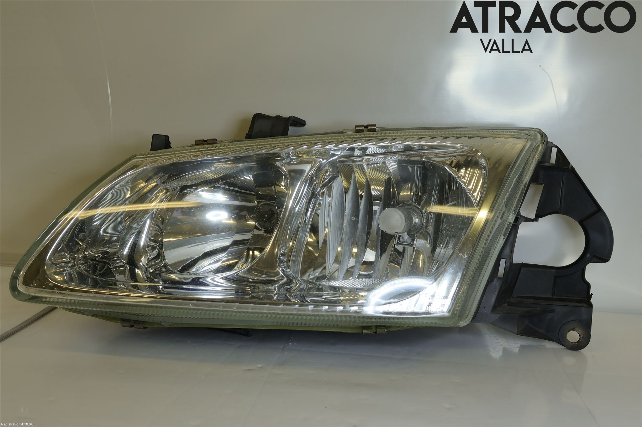 Nissan ALMERA    00-06 Strålkastare Vänster