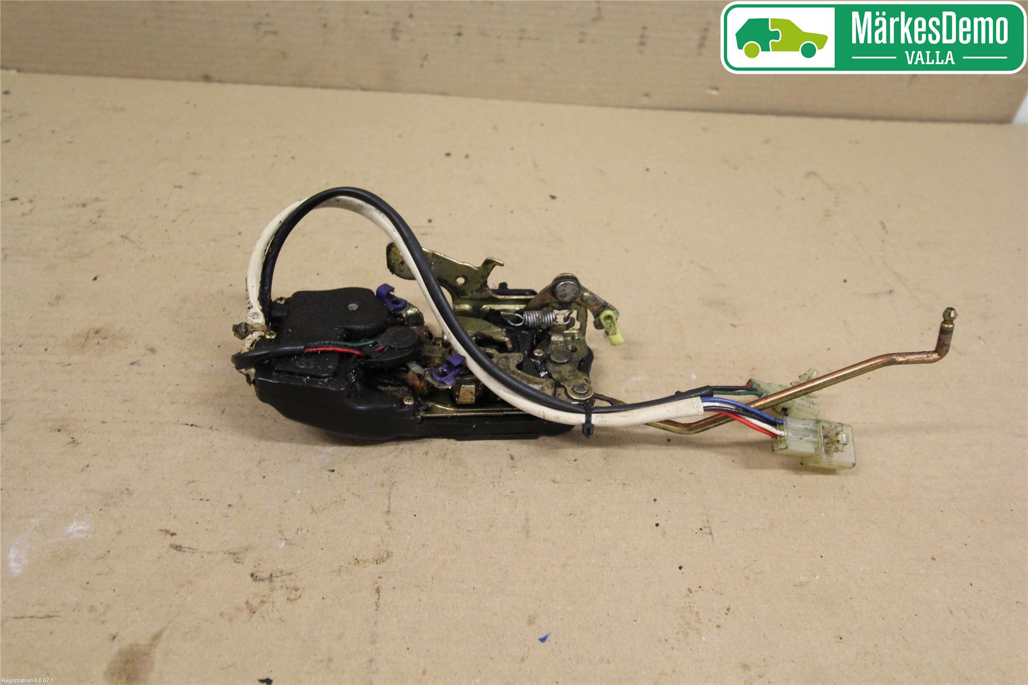 Suzuki VITARA 88-98 Låskista-Dörrlås