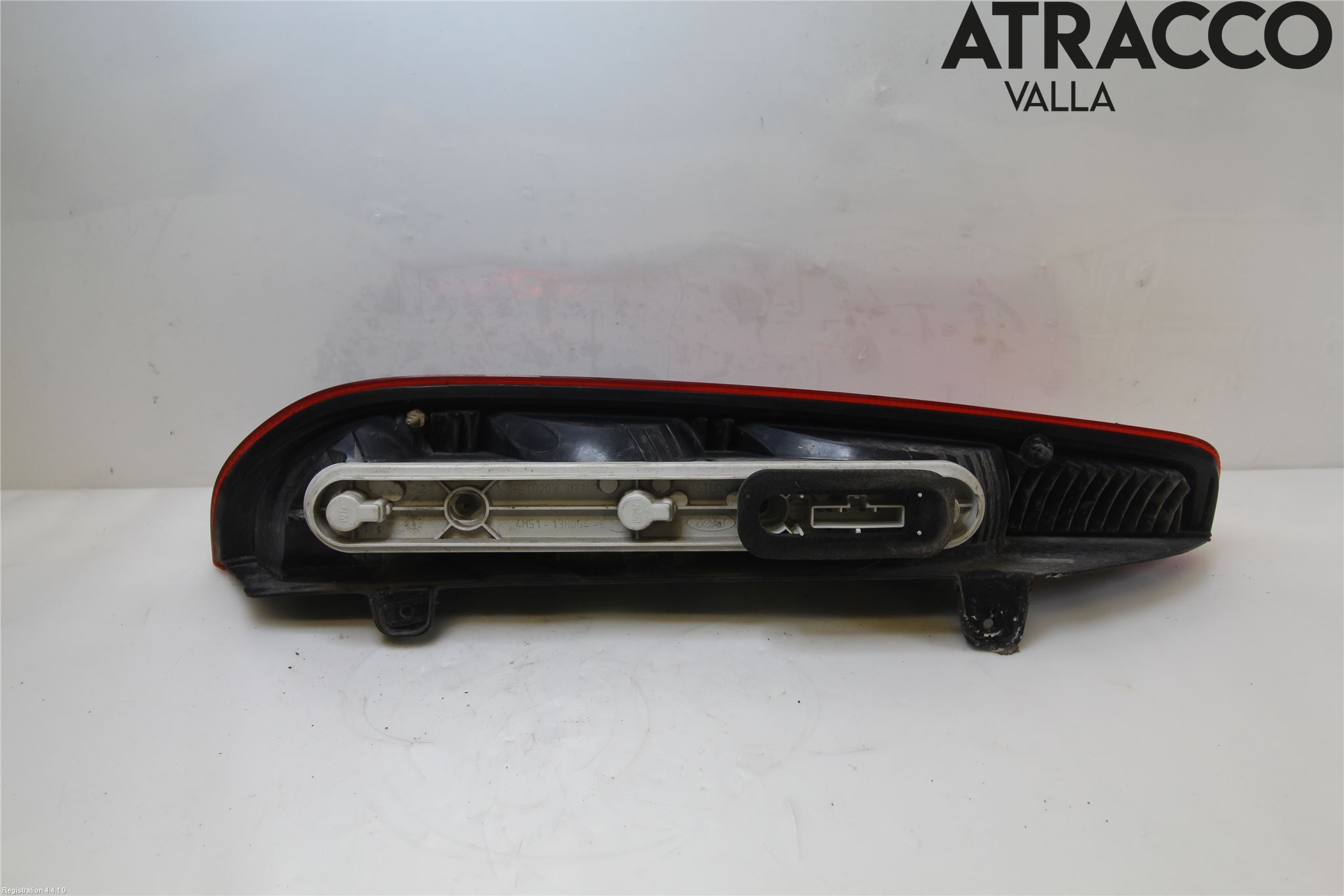 Ford FOCUS     04-07 Bakljus Höger