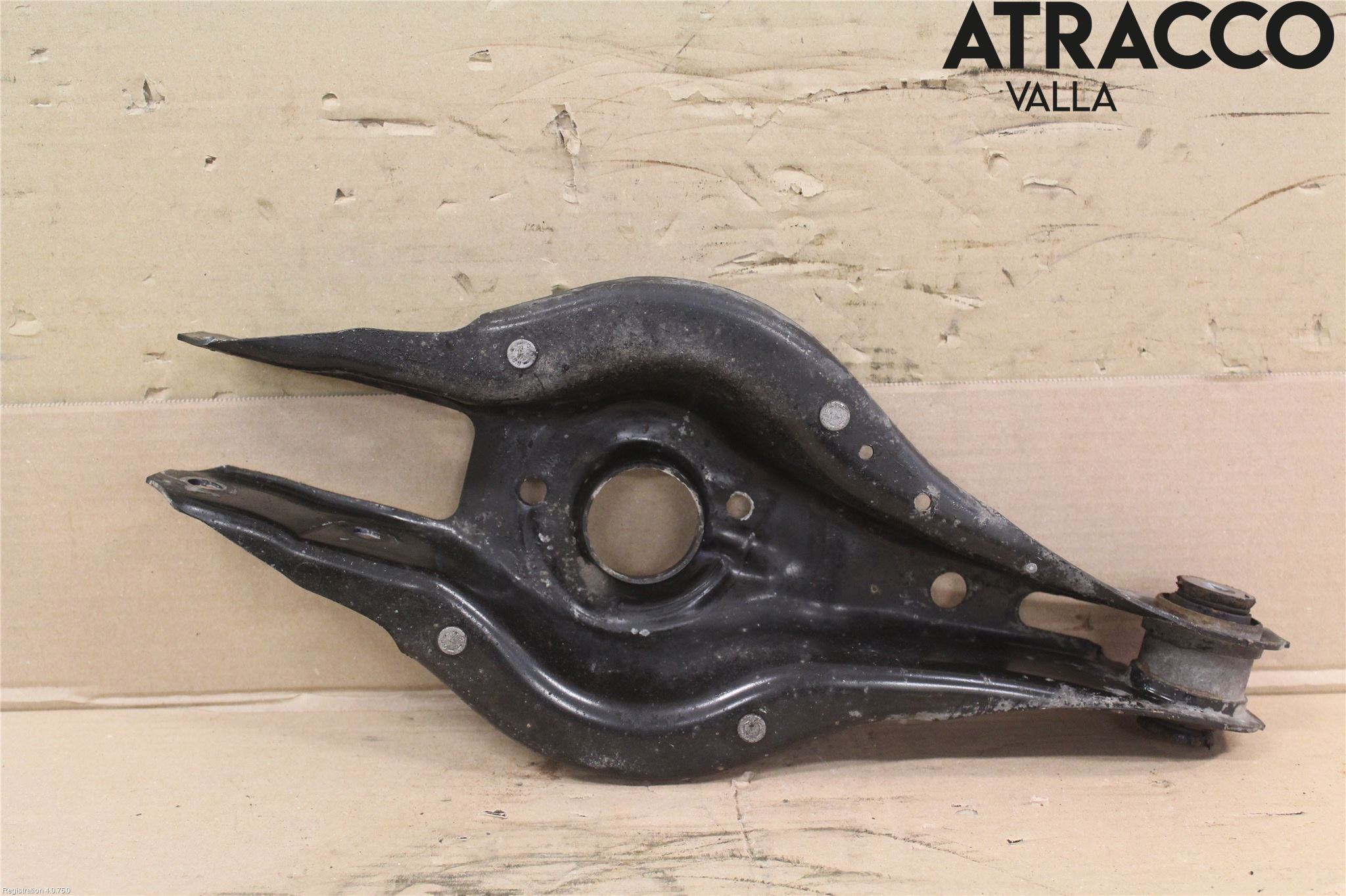 BMW 3 F30/F31/F80 12-19 Bärarm Bak Höger