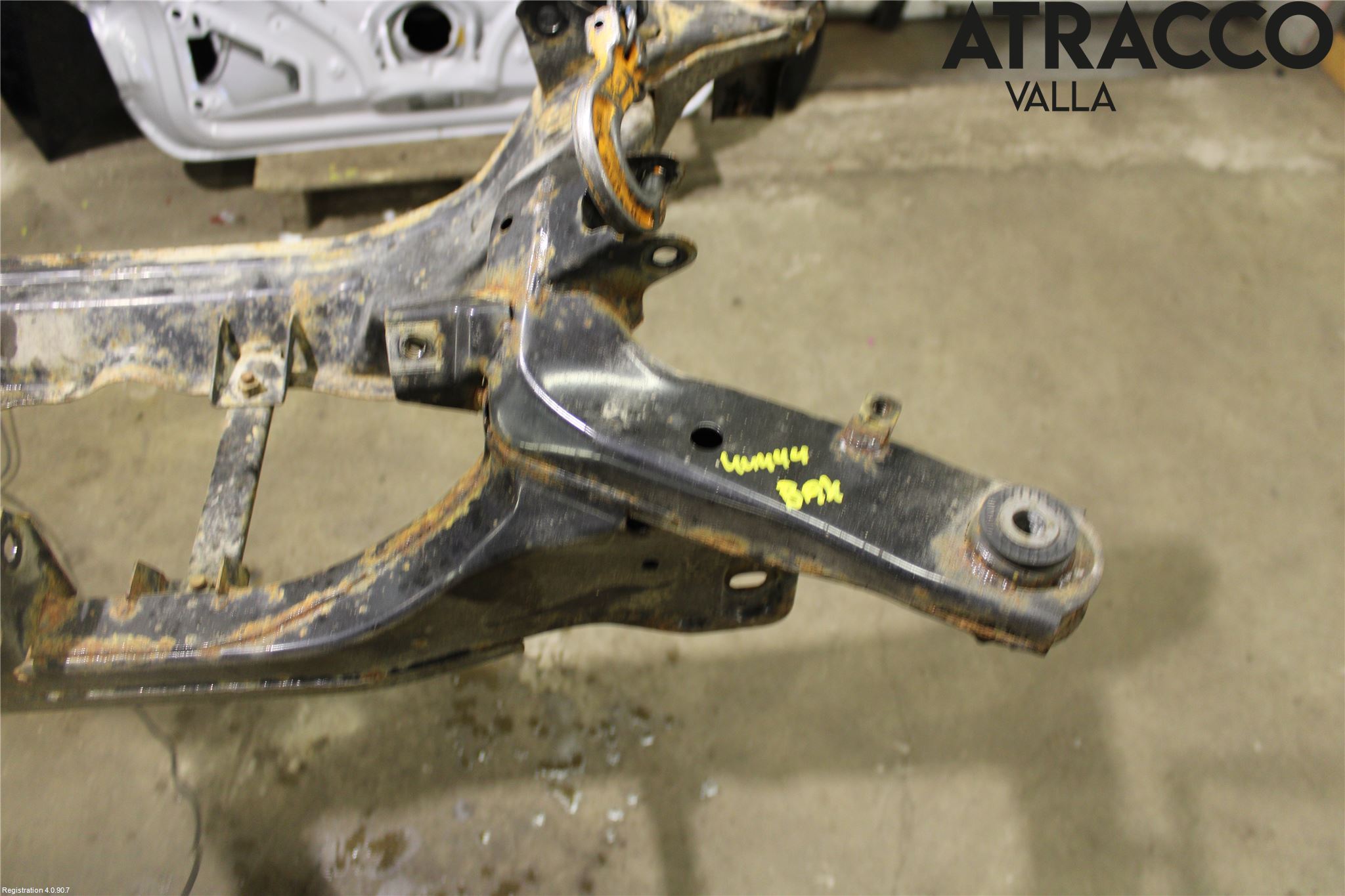 Mitsubishi OUTLANDER 13-21 Bakaxelbalk