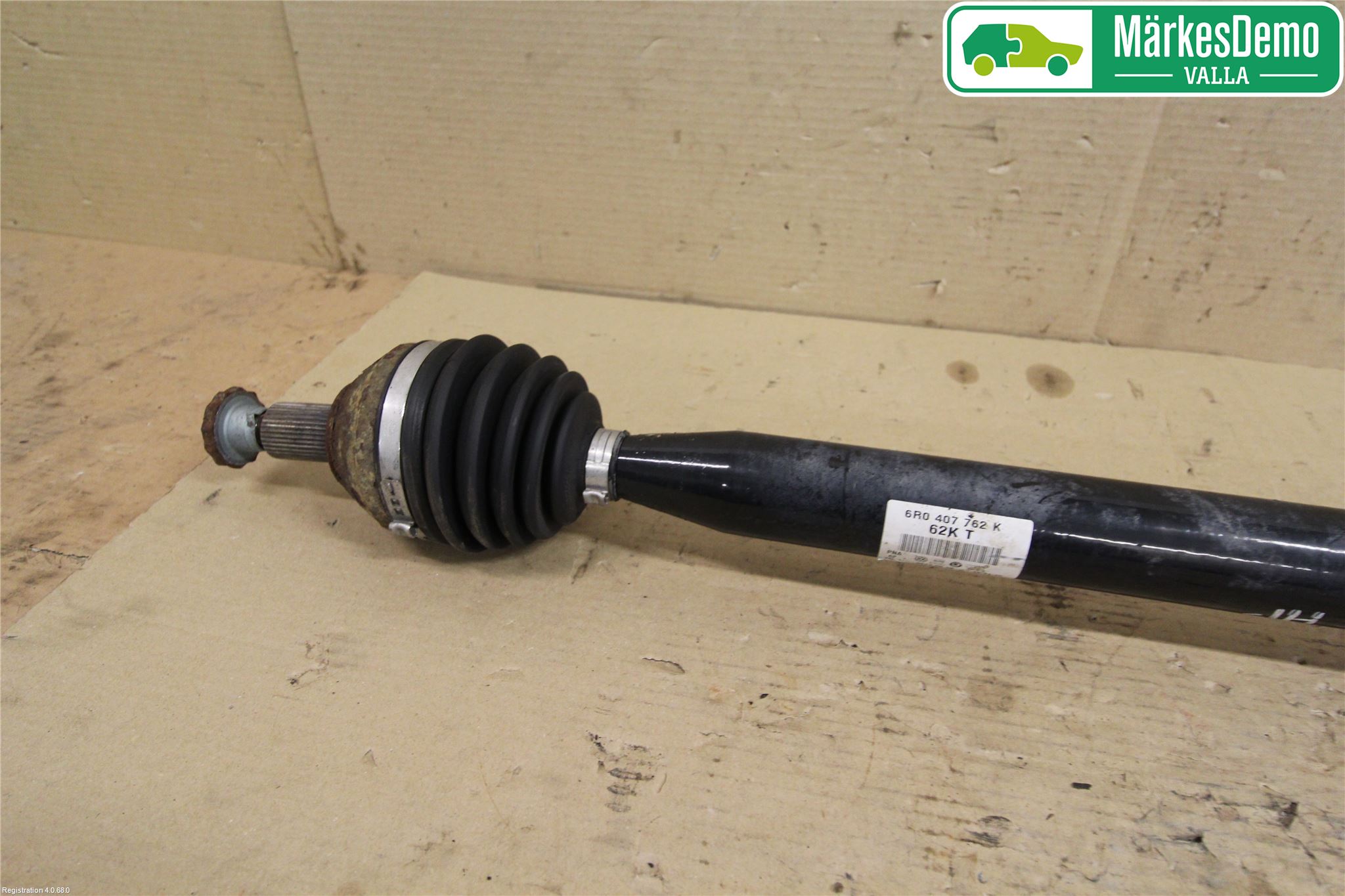 Volkswagen VW POLO 10-17 Drivaxel Fram Höger