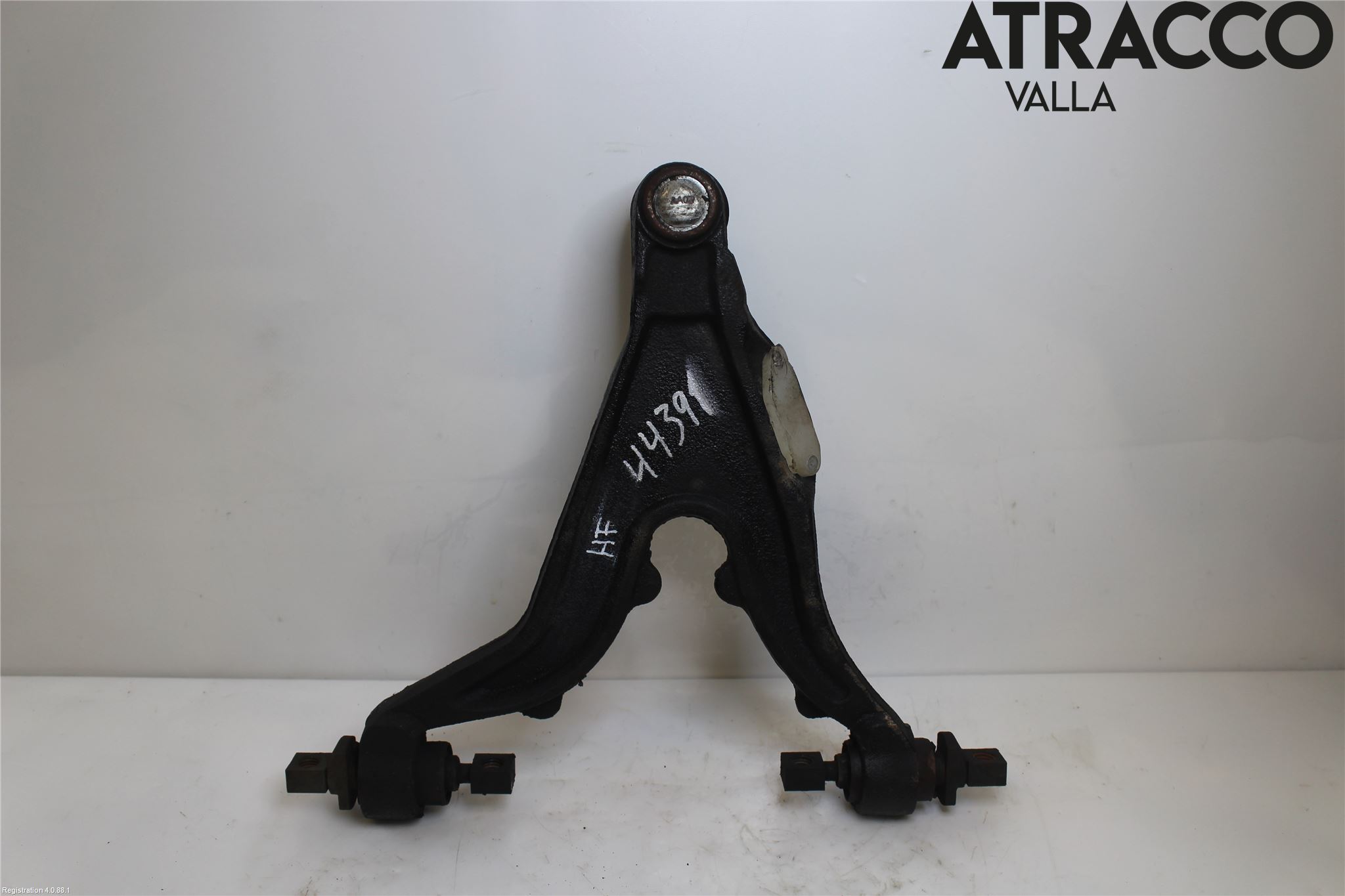 Volvo S70/V70/XC  97-00 Bärarm Fram Undre Hö