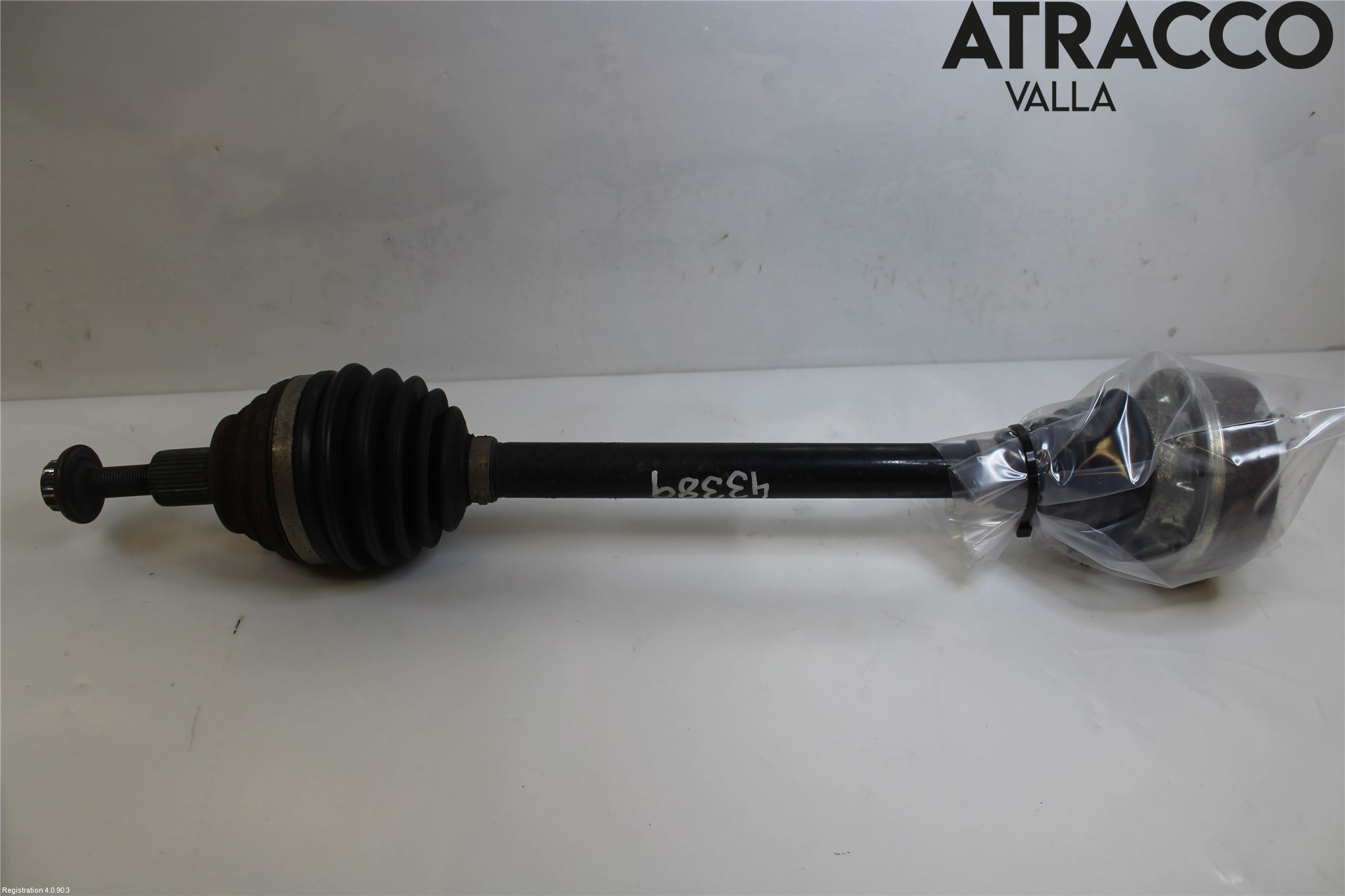 Volkswagen VW PASSAT 11-14 Drivaxel Fram Vänster