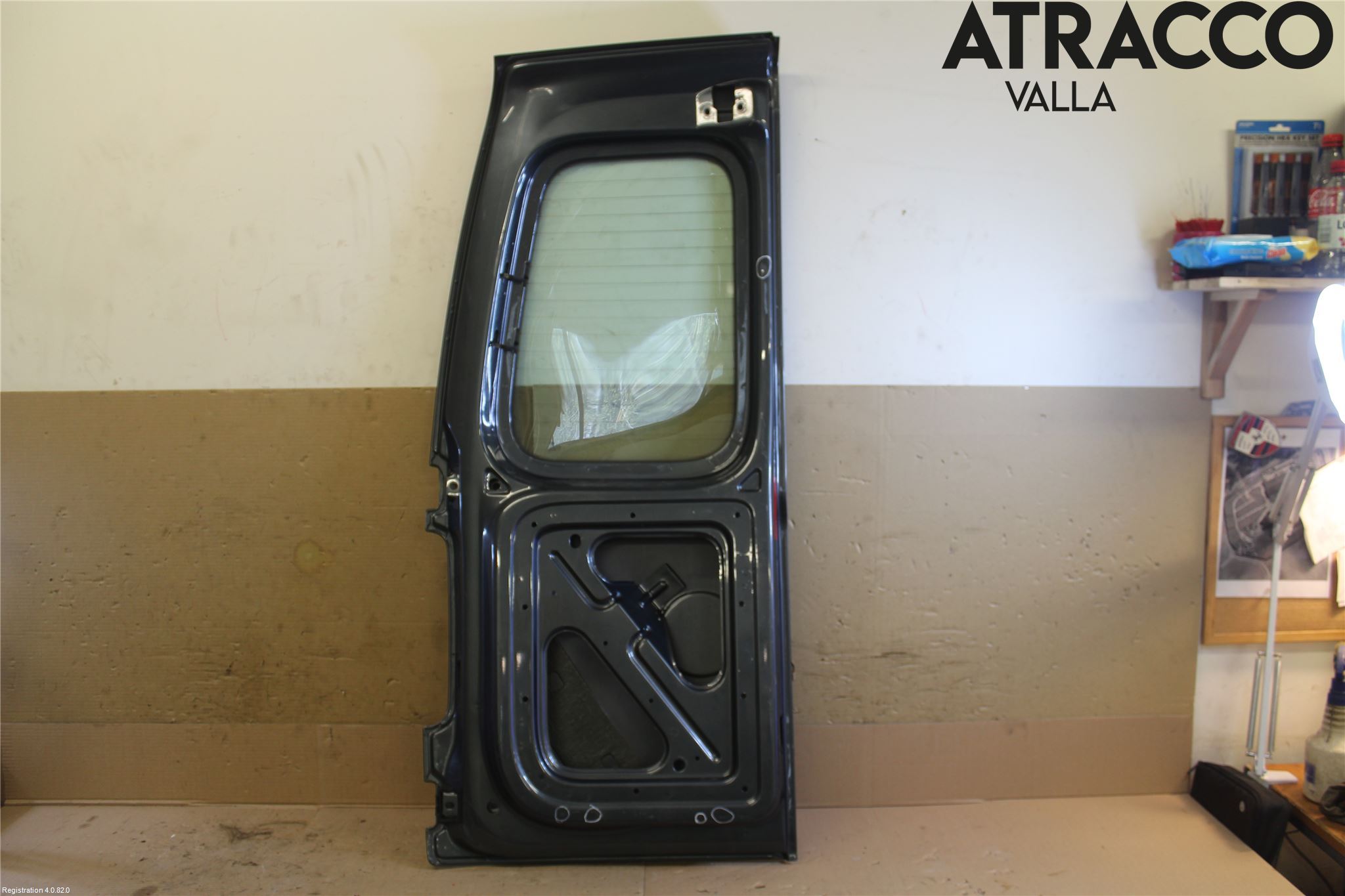 Volkswagen VW CADDY      04-10 Dörr Bak Van-Skåp Höger