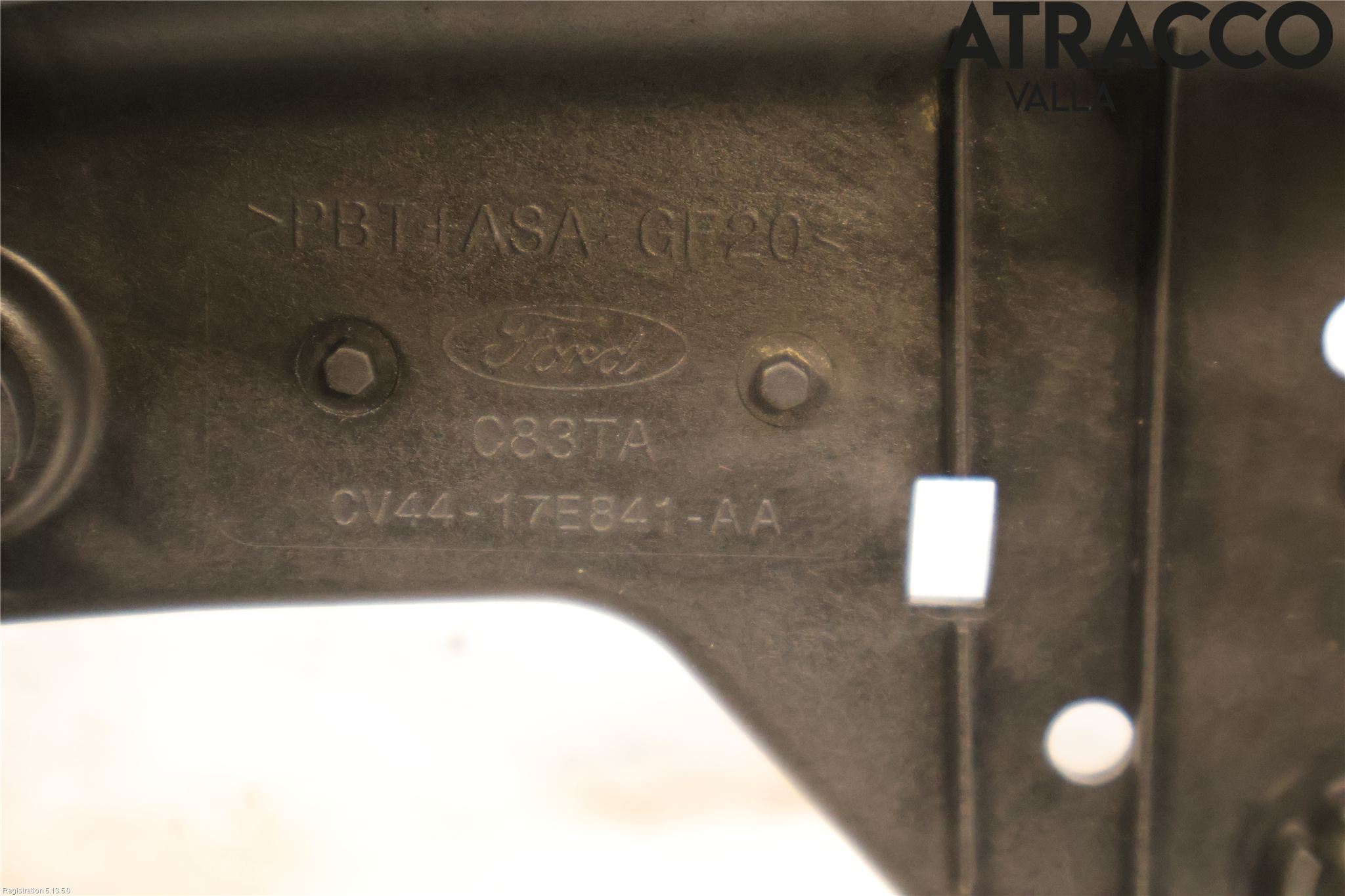Ford KUGA 13-16 Strålkast Fästsarg