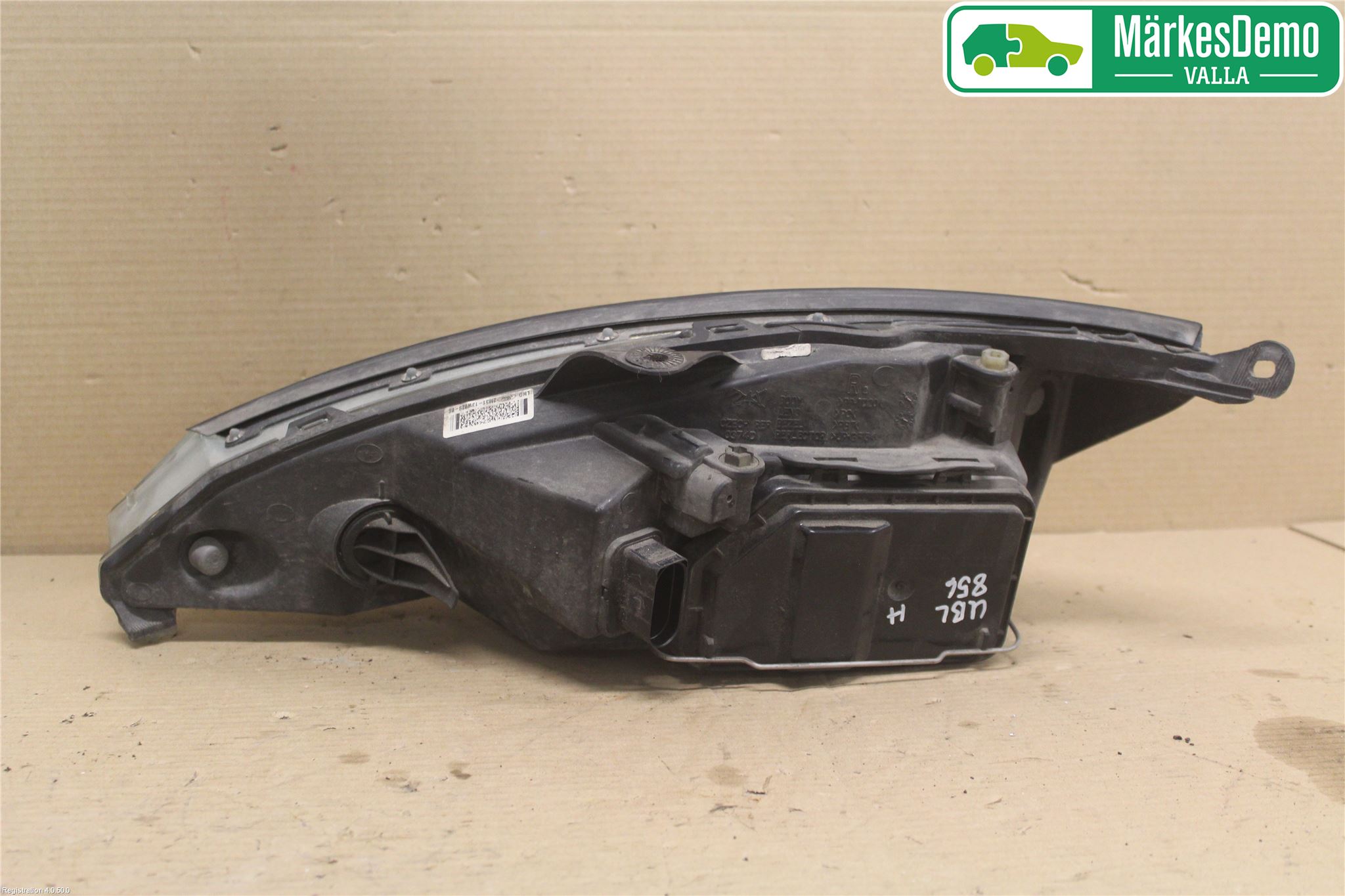 Ford FOCUS     99-04 Strålkastare Höger