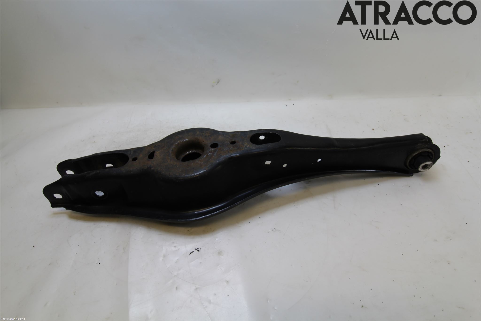 Skoda SUPERB 16-24 Bärarm Bak Höger