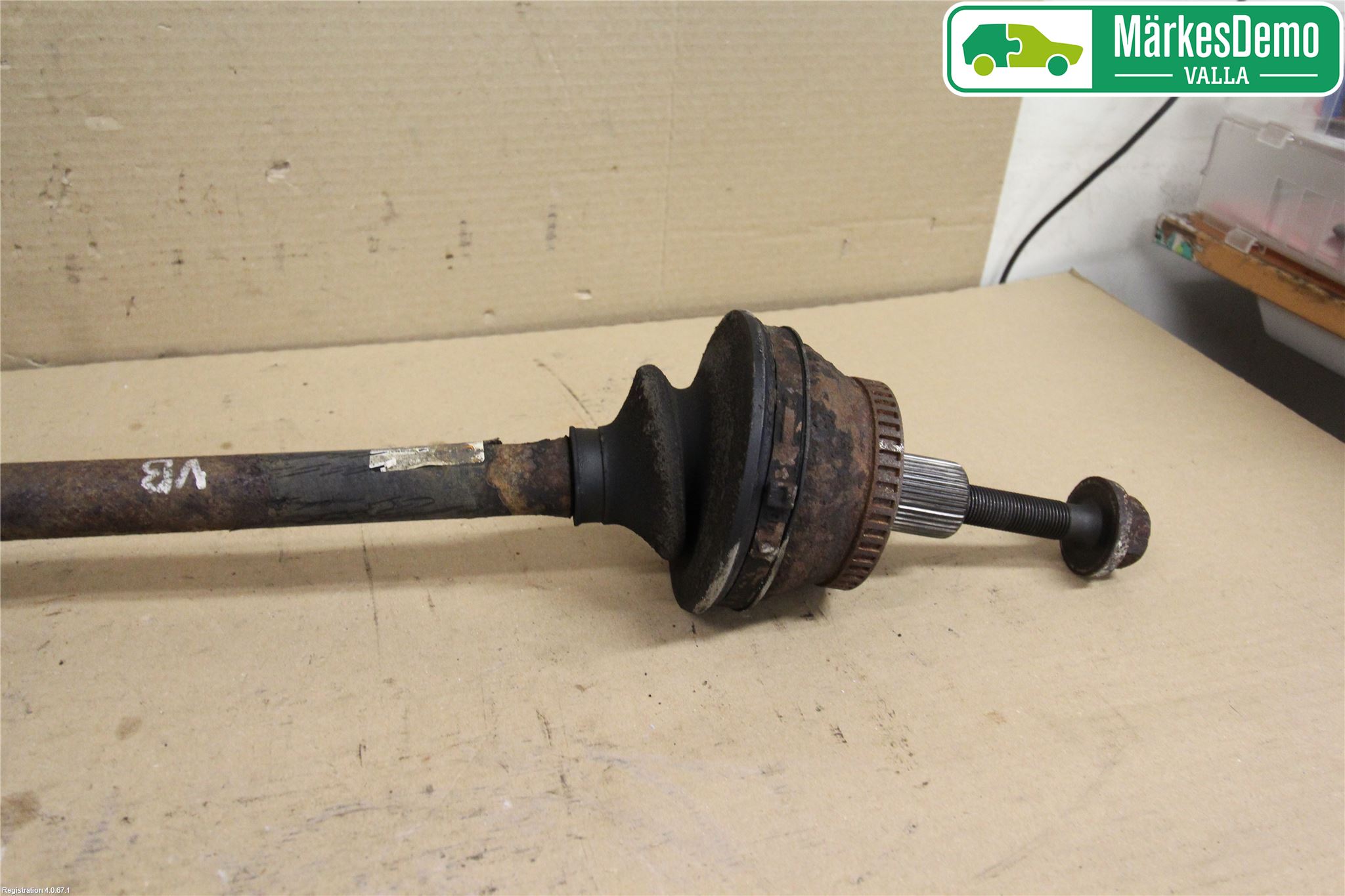Audi A8/S8 4D 94-02 Drivaxel Bak Vänster