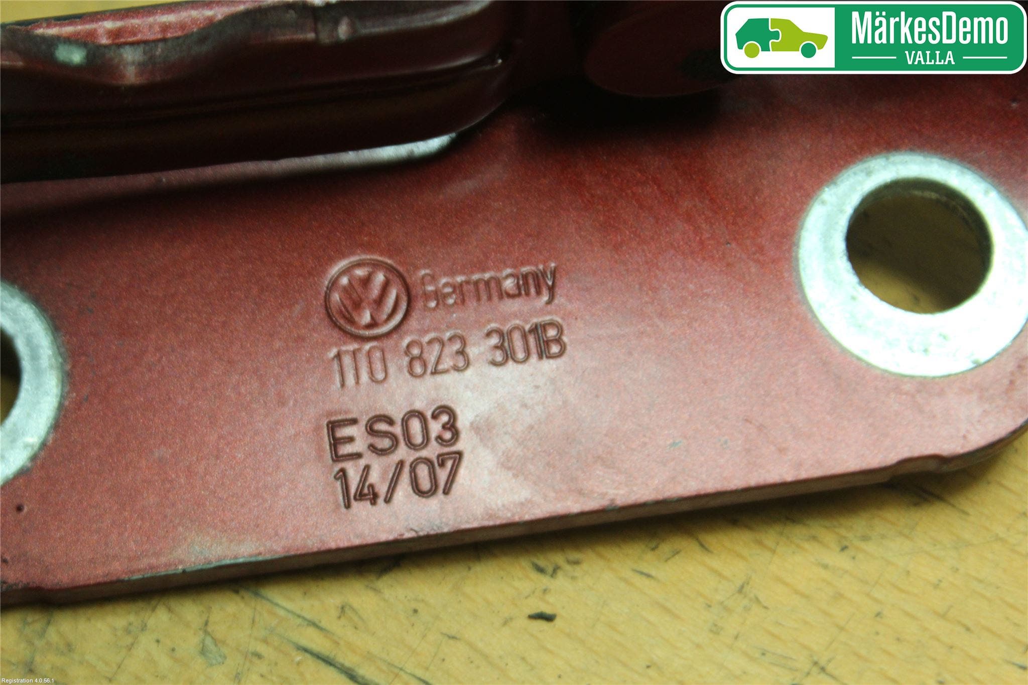 Volkswagen VW TOURAN 03-10 Huvgångjärn