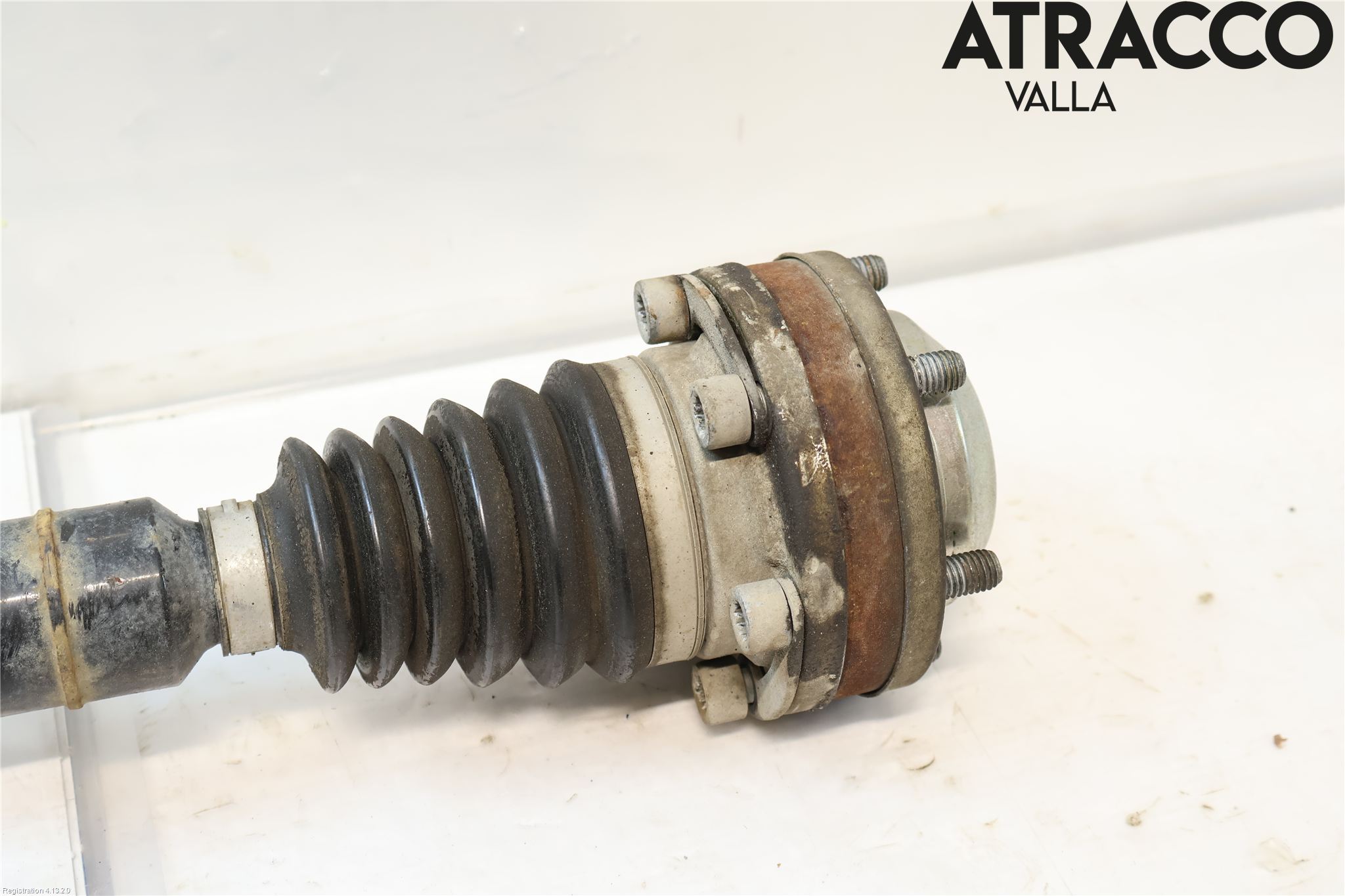 Volkswagen VW CADDY 11-15 Drivaxel Fram Höger