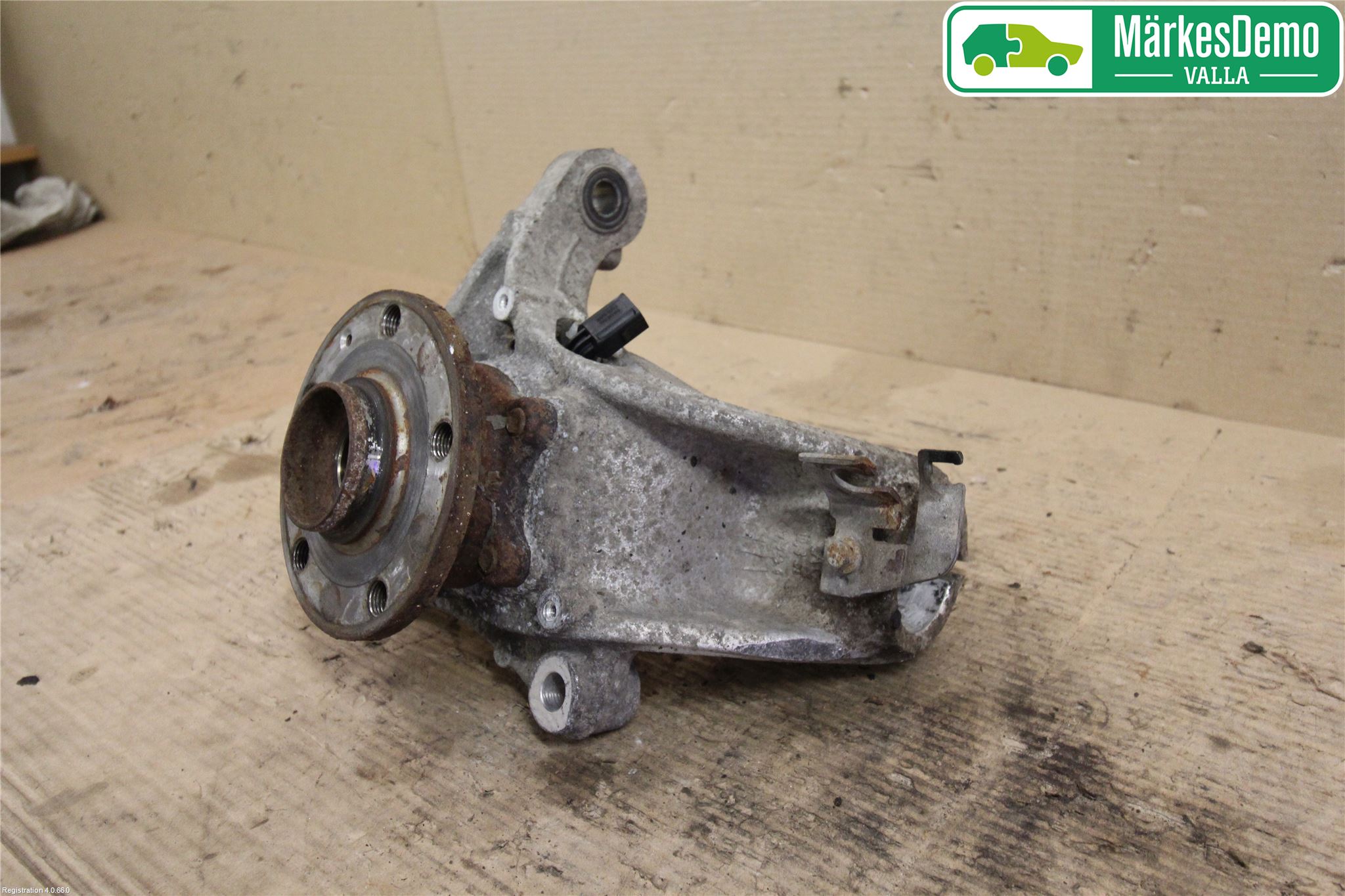 Volkswagen VW PASSAT 11-14 Styrspindel Lagerhus Hö