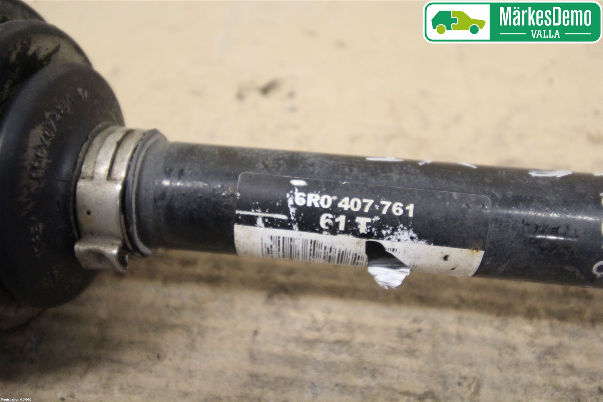 Volkswagen VW POLO 10-17 Drivaxel Fram Vänster