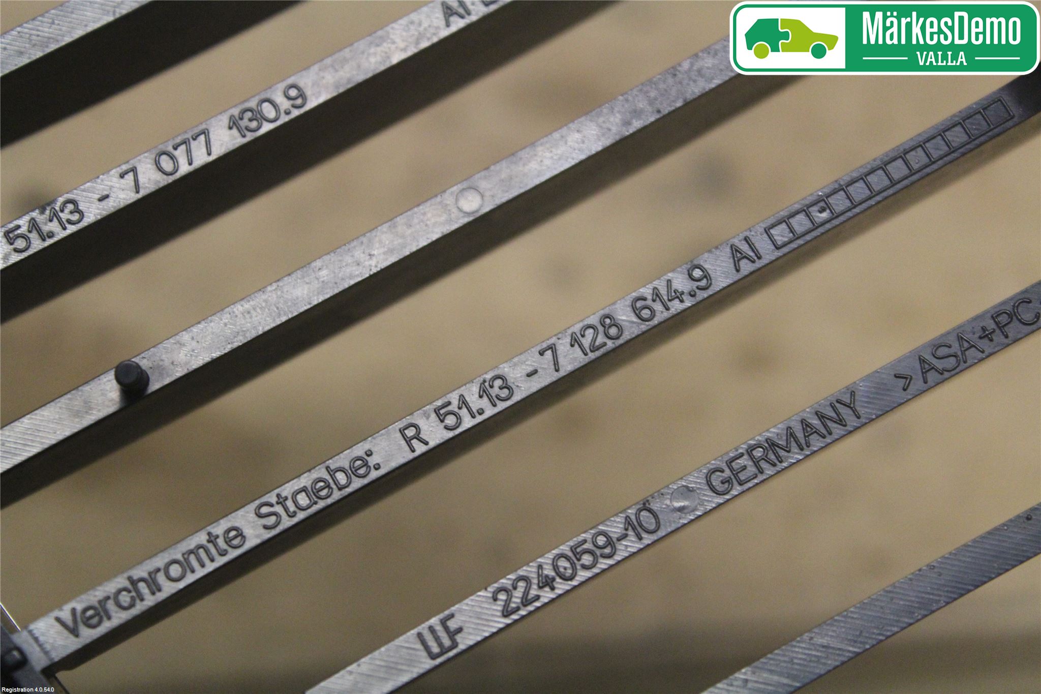 BMW 1 E87/81 5D/3D 03-11 Grilldel Höger