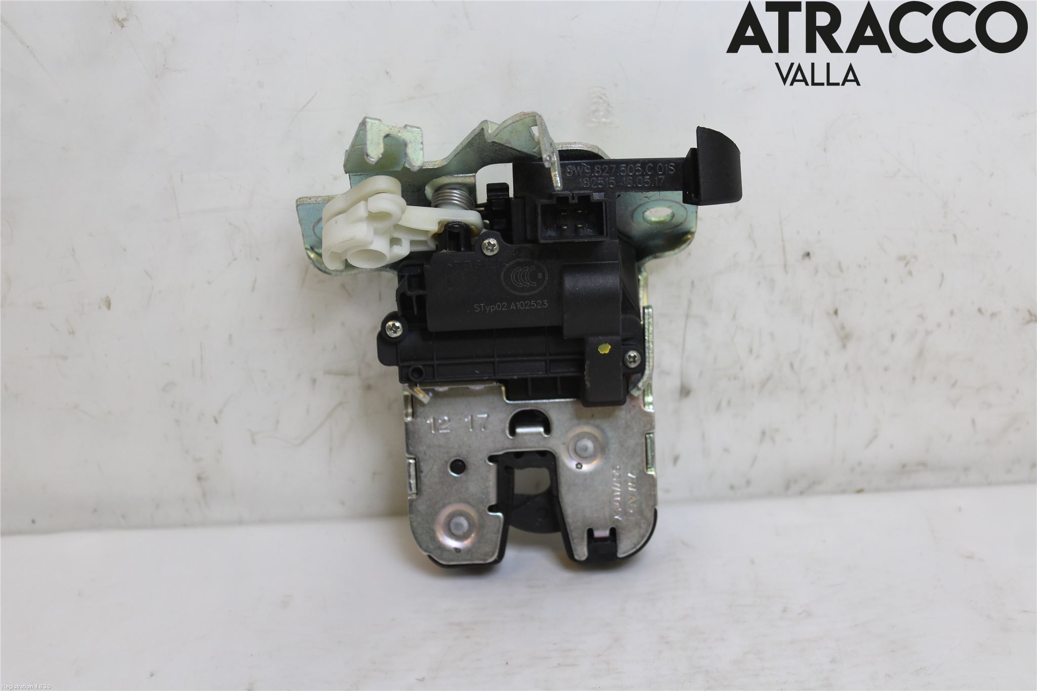 Audi A4/S4 B9 16-19 Låskista Baklucka