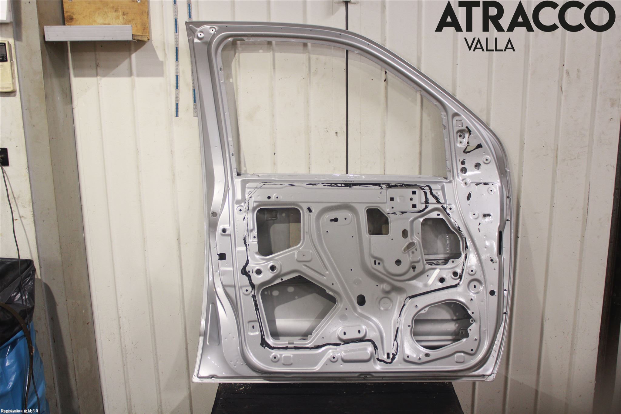 Nissan NAVARA 05-16 Dörr Fram Vänster