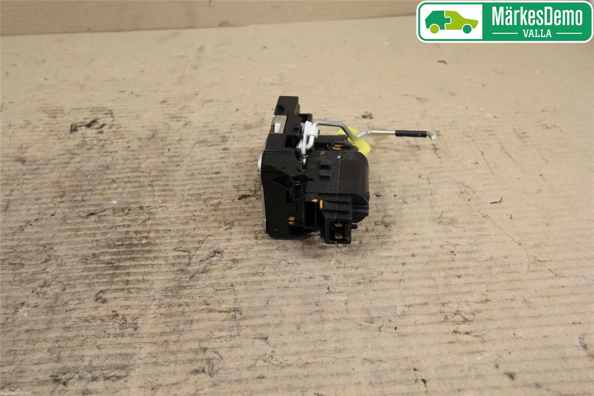 Dacia DUSTER 10-17 Låskista-Dörrlås