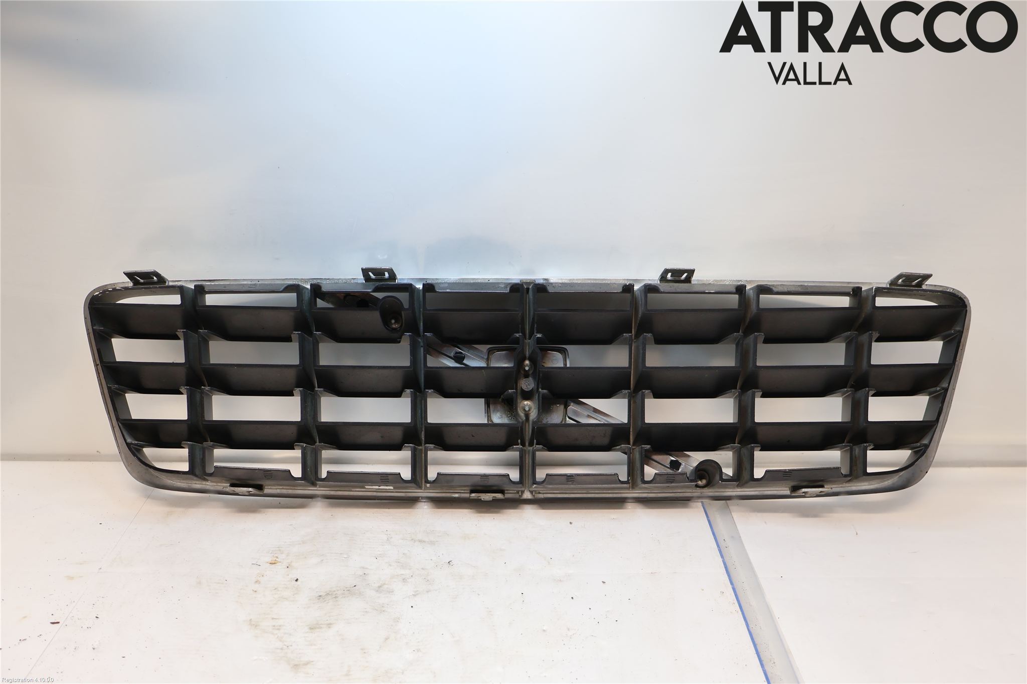 Volvo XC70 01-04 Grill Komp