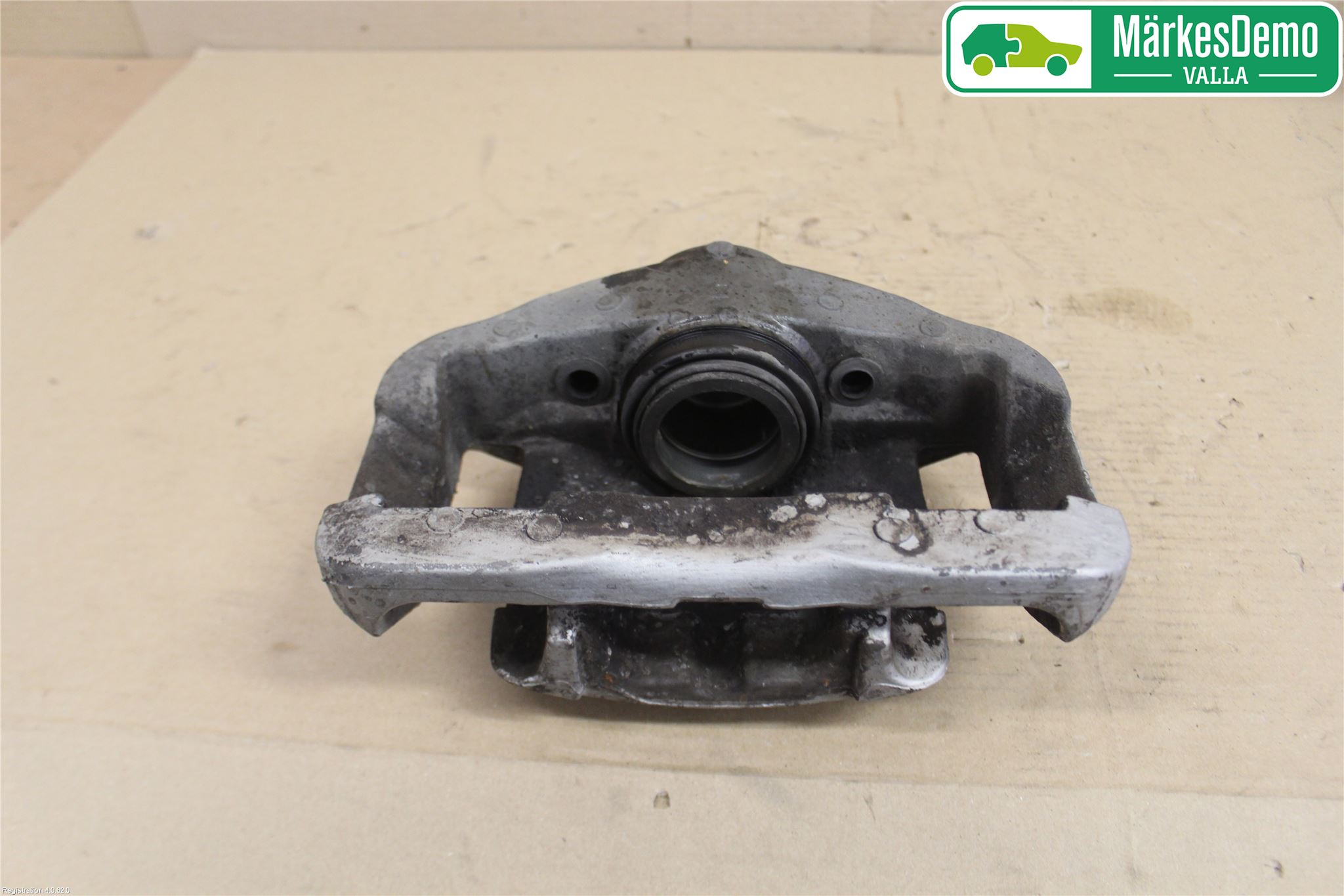 BMW 5 E60/61 Sed/Tou 02-10 Bromsok Fram Vänster