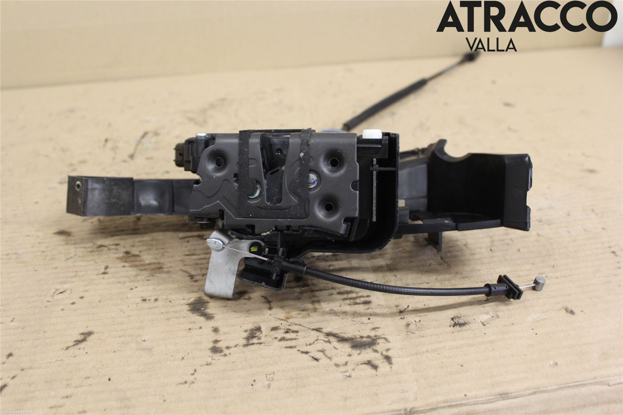 Ford FOCUS     04-07 Låskista-Dörrlås